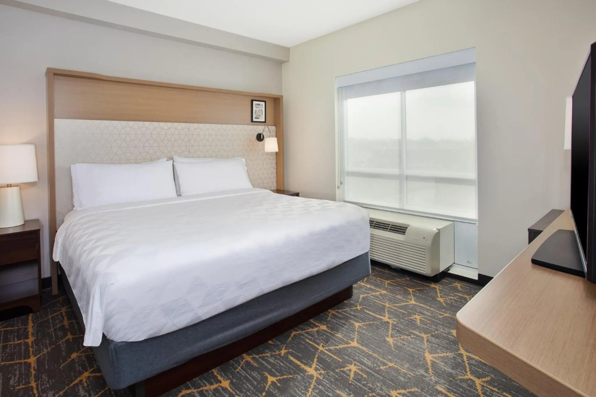 Photo of the whole room, Bed in Holiday Inn Canton-Belden Village by IHG