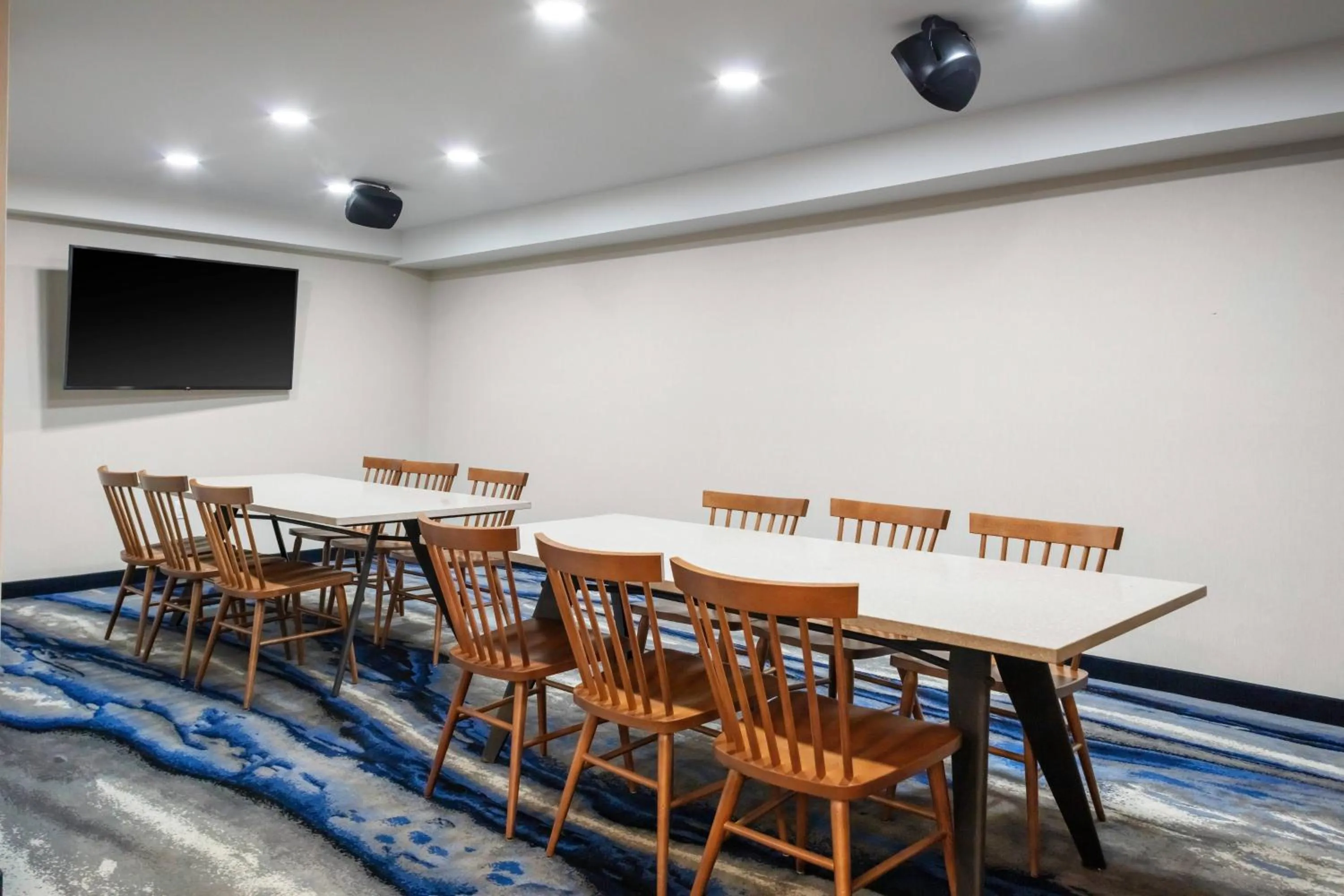 Breakfast in Fairfield Inn & Suites Springfield Enfield