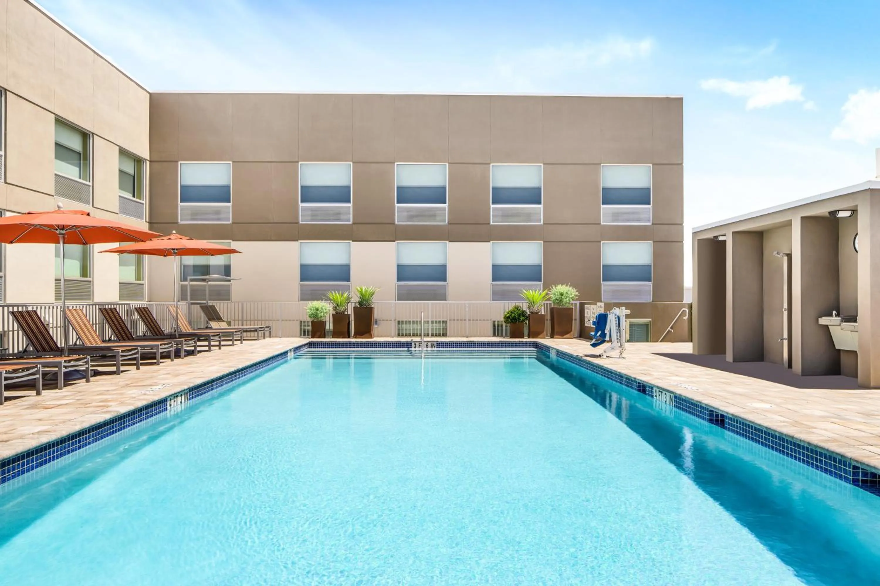 Swimming pool in Holiday Inn Express Ft Lauderdale Cruise-Airport by IHG