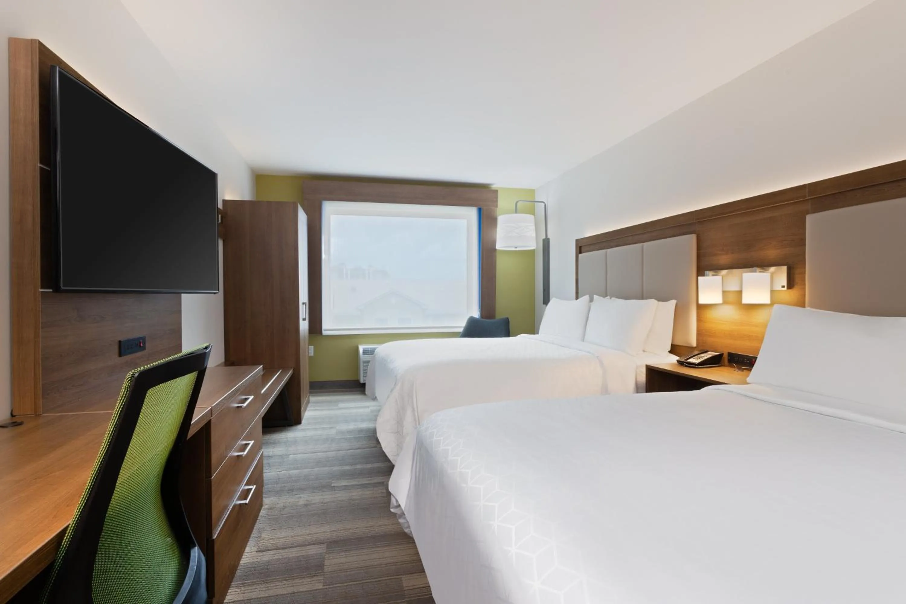 Photo of the whole room, Bed in Holiday Inn Express Ft Lauderdale Cruise-Airport by IHG