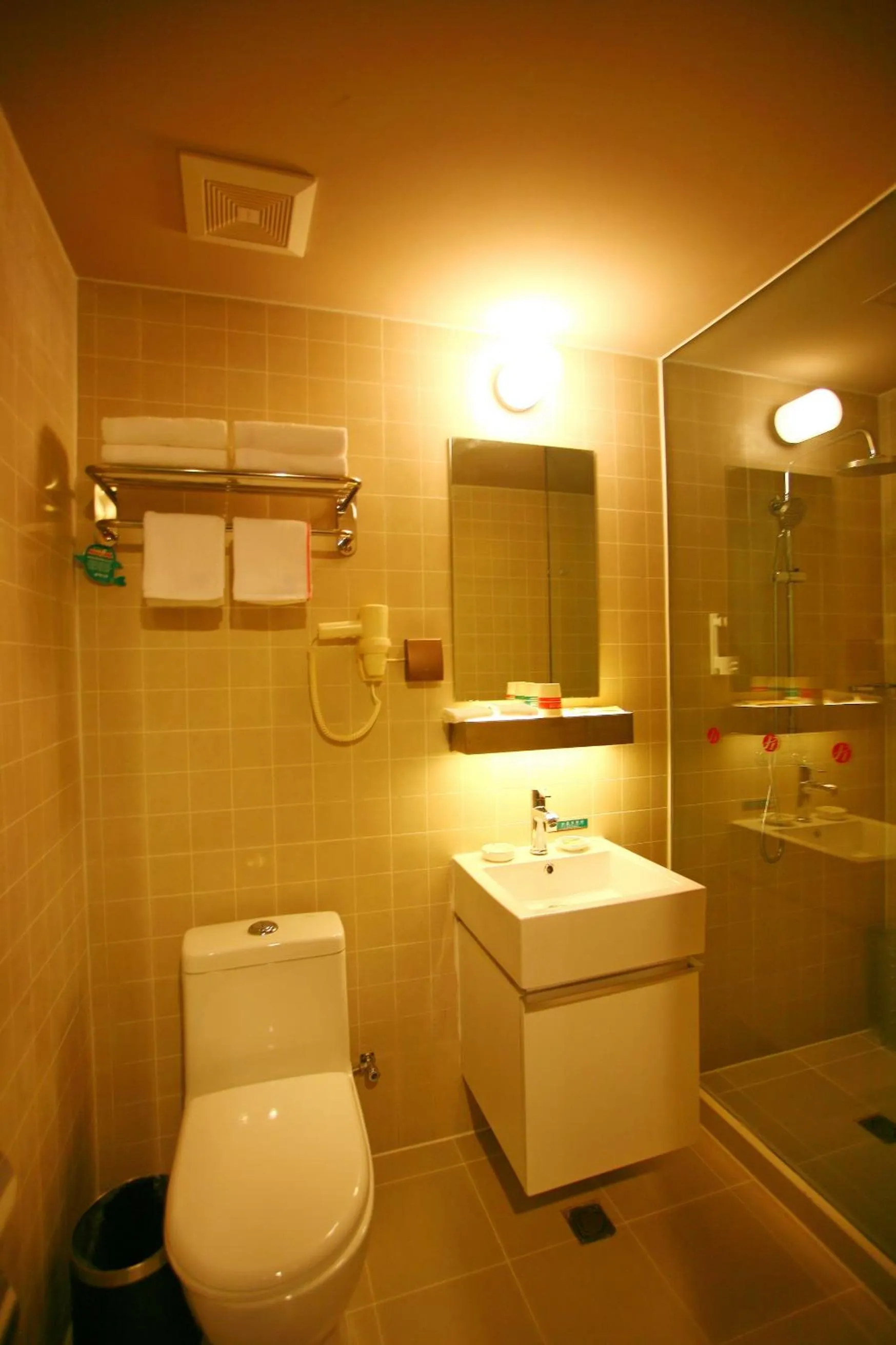 Bathroom in JinJiang Inn Pingyang Taiyuan Road Hotel