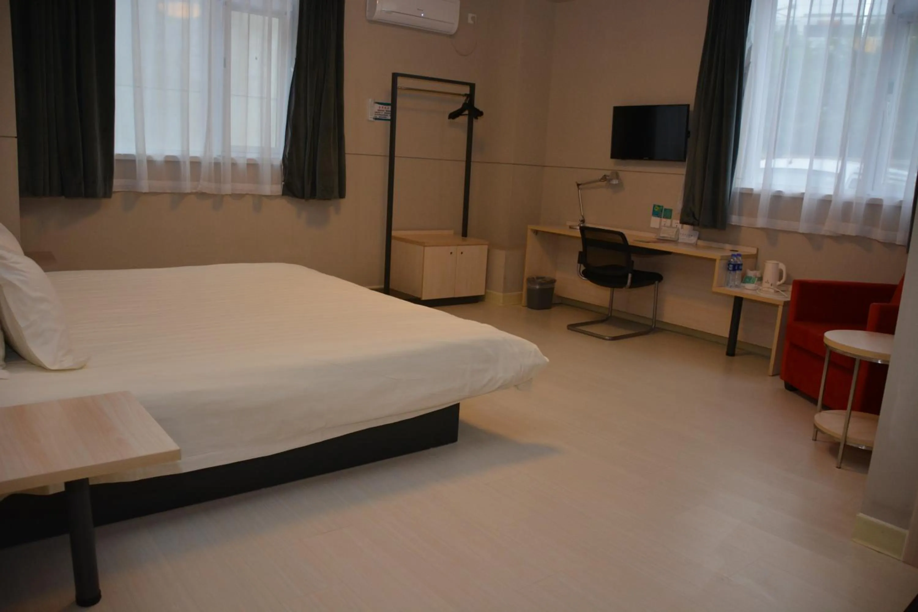 Photo of the whole room in Jinjiang Inn Hotel Tianjin Jintang Highway Steel pipe company Light rail station Branch