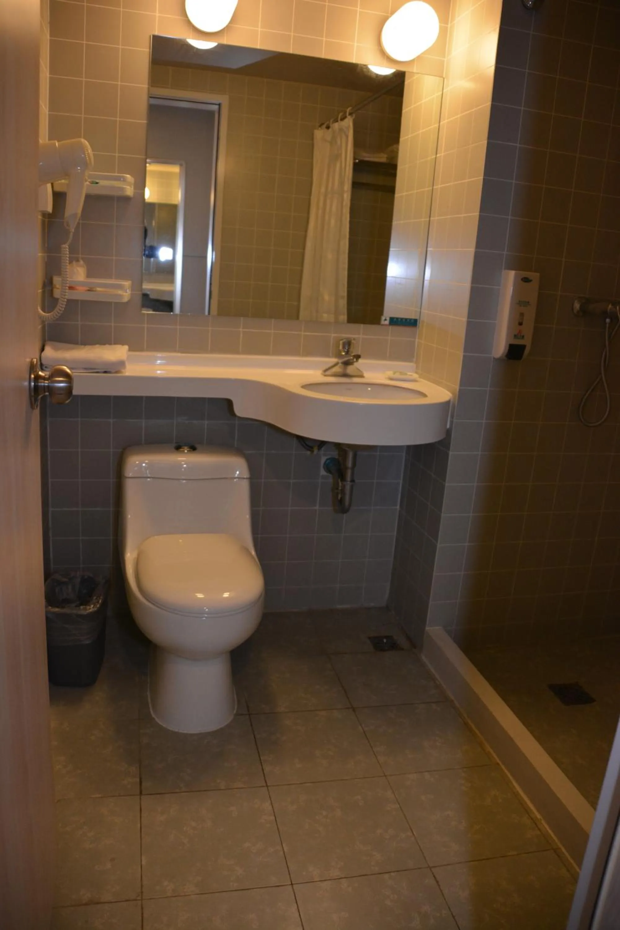 Bathroom in Jinjiang Inn Hotel Tianjin Jintang Highway Steel pipe company Light rail station Branch