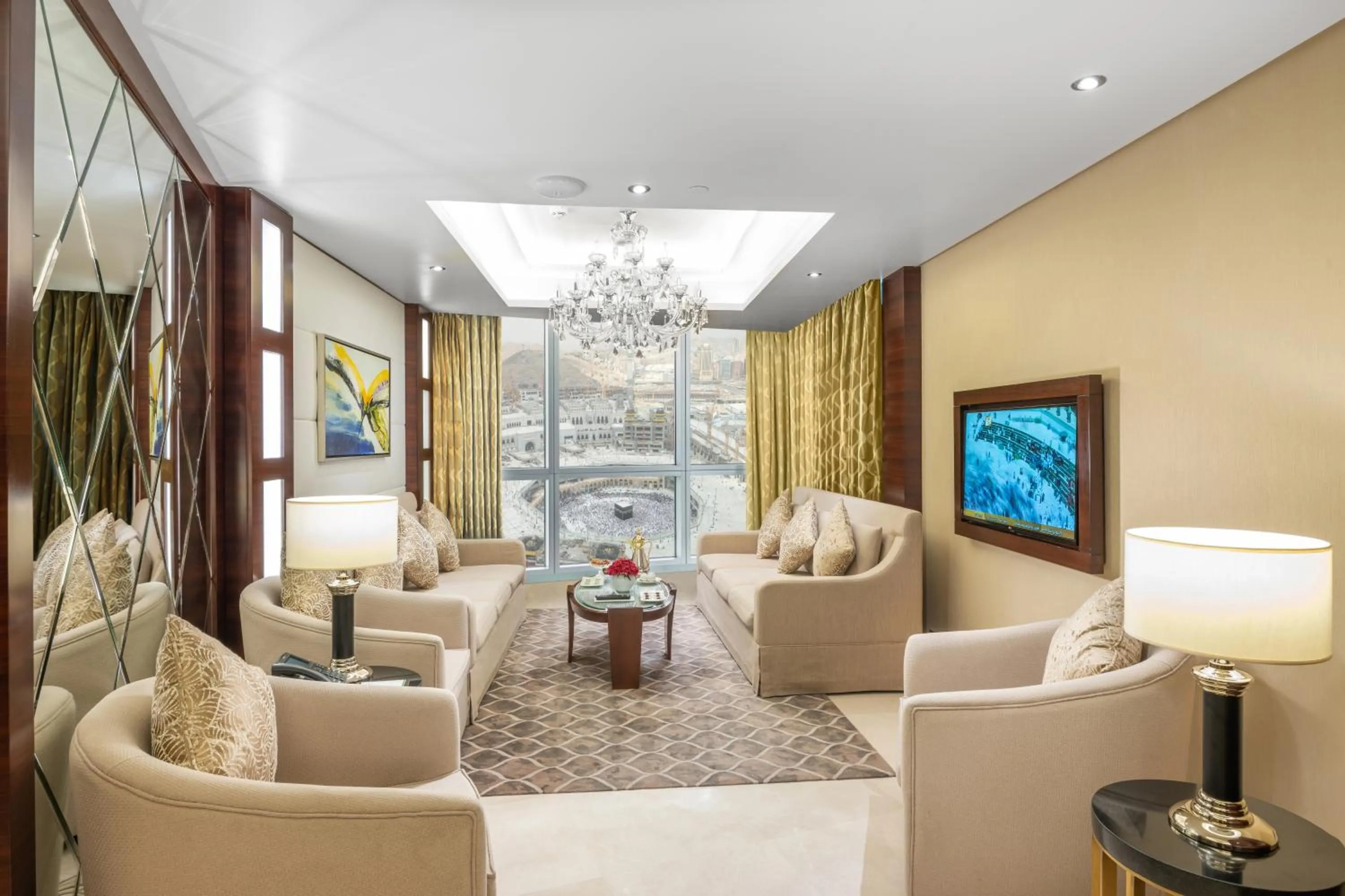 Living room in Al Marwa Rayhaan by Rotana - Makkah