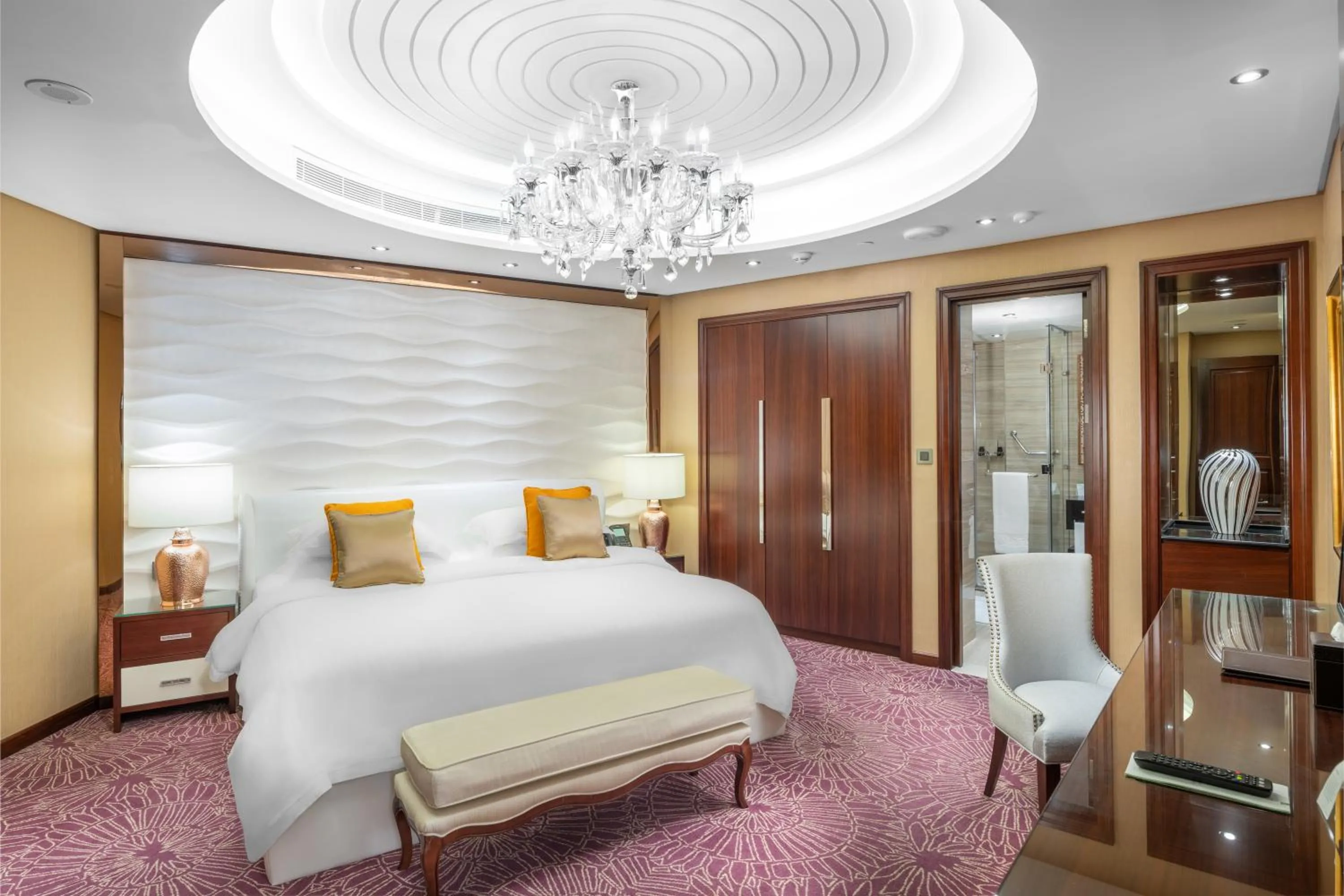 Bed in Al Marwa Rayhaan by Rotana - Makkah