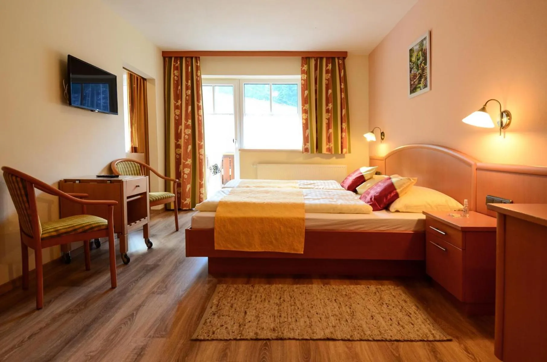 Photo of the whole room, Bed in Gasthaus-Landhotel Traunstein