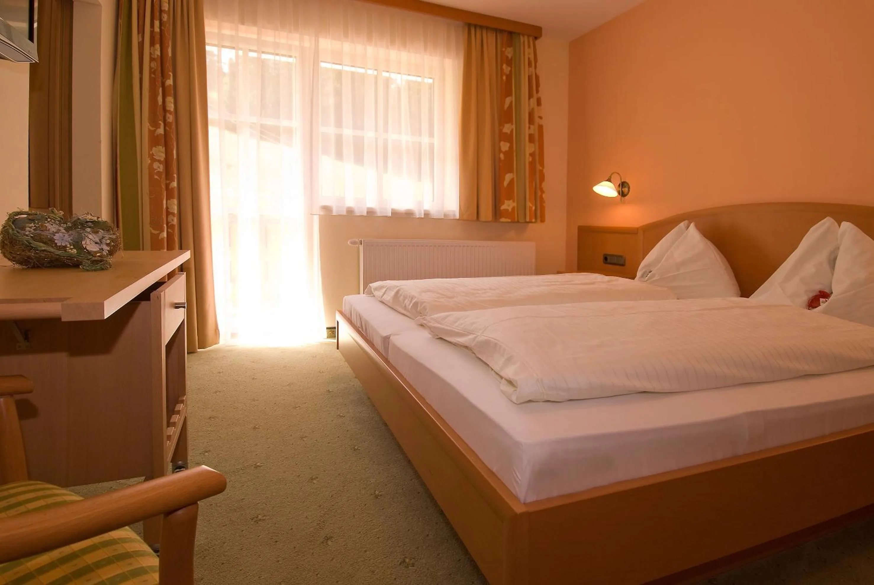 Bedroom, Bed in Gasthaus-Landhotel Traunstein