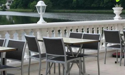Facade/entrance in Logis Cosy - Hôtel Le Moulin Neuf - Chantonnay
