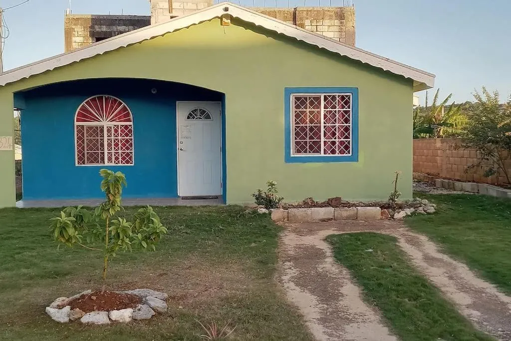 Property building in Cheerful 2-Bedroom Home in Falmouth Garden