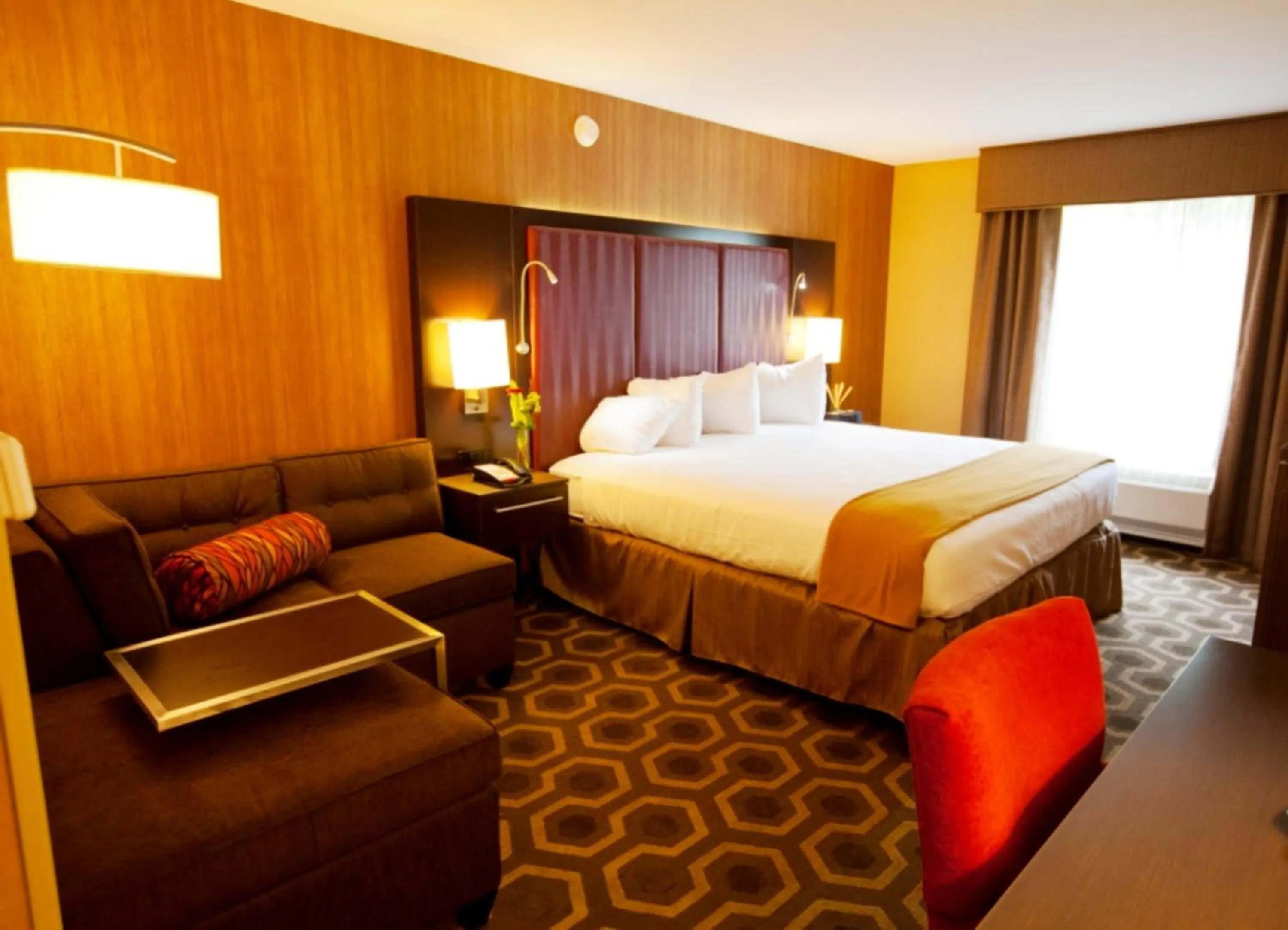 Photo of the whole room, Bed in Holiday Inn Express Hotel & Suites Vineland Millville by IHG