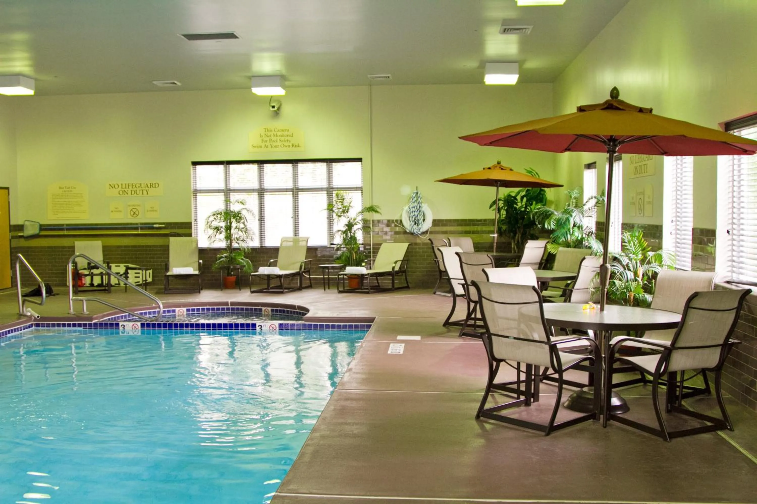 Swimming pool in Holiday Inn Express Hotel & Suites Vineland Millville by IHG