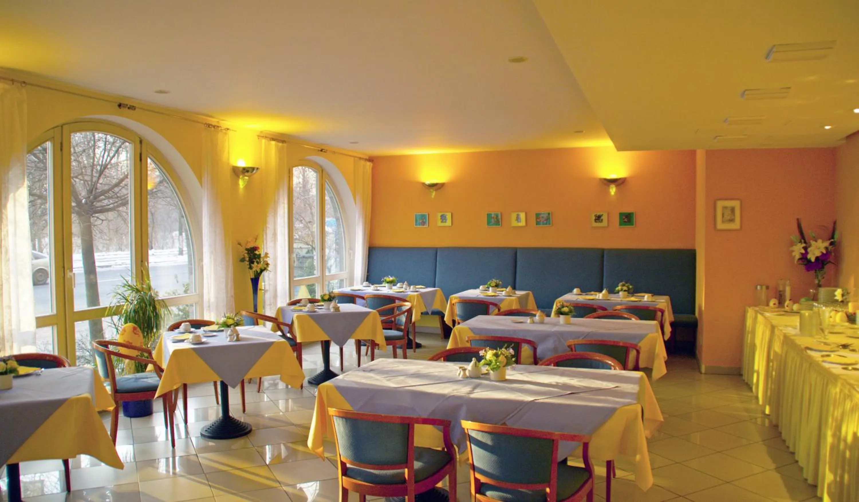Restaurant/places to eat in Hotel am Buschkrugpark