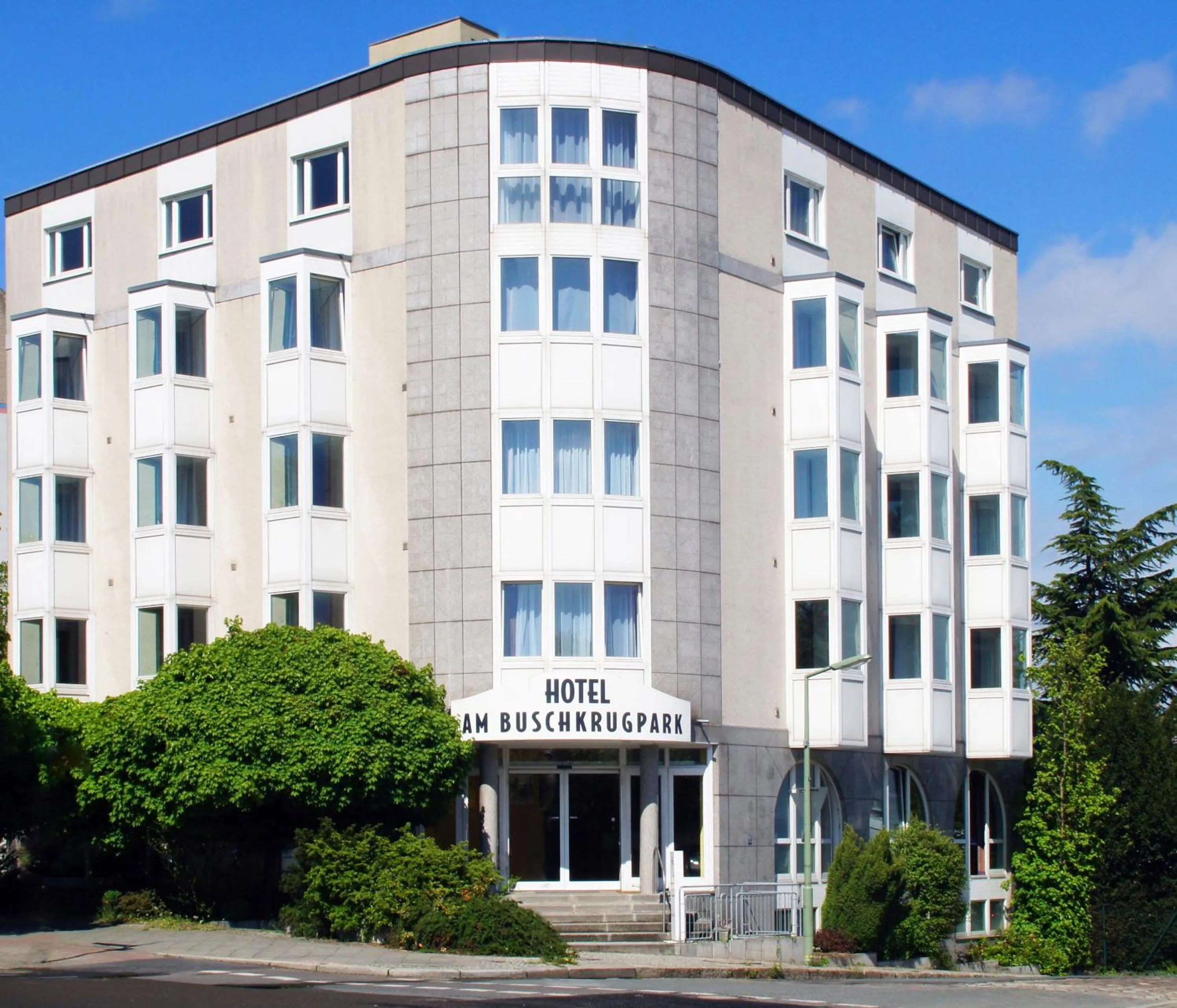 Property building in Hotel am Buschkrugpark