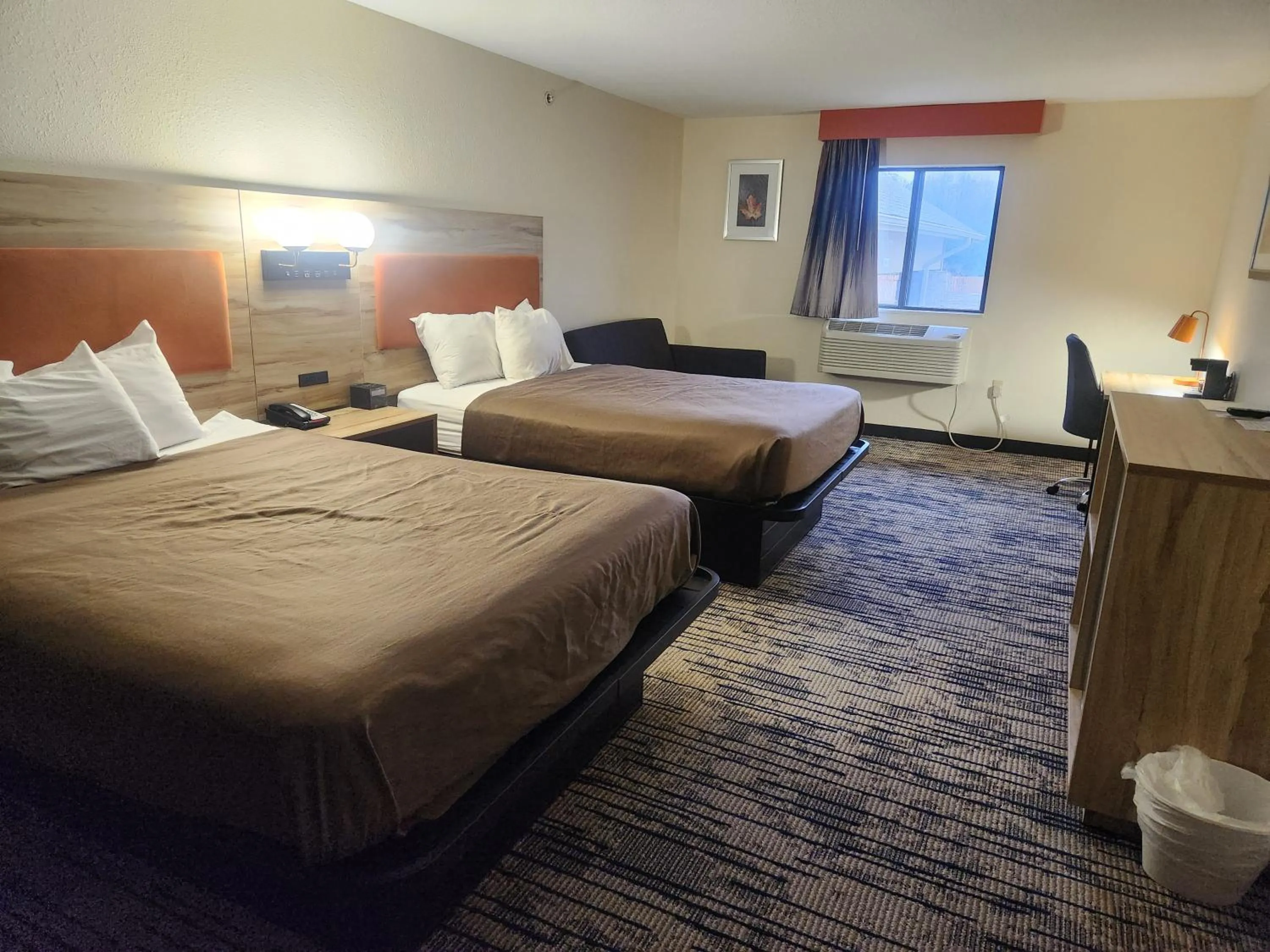 Photo of the whole room, Bed in All Seasons Resort