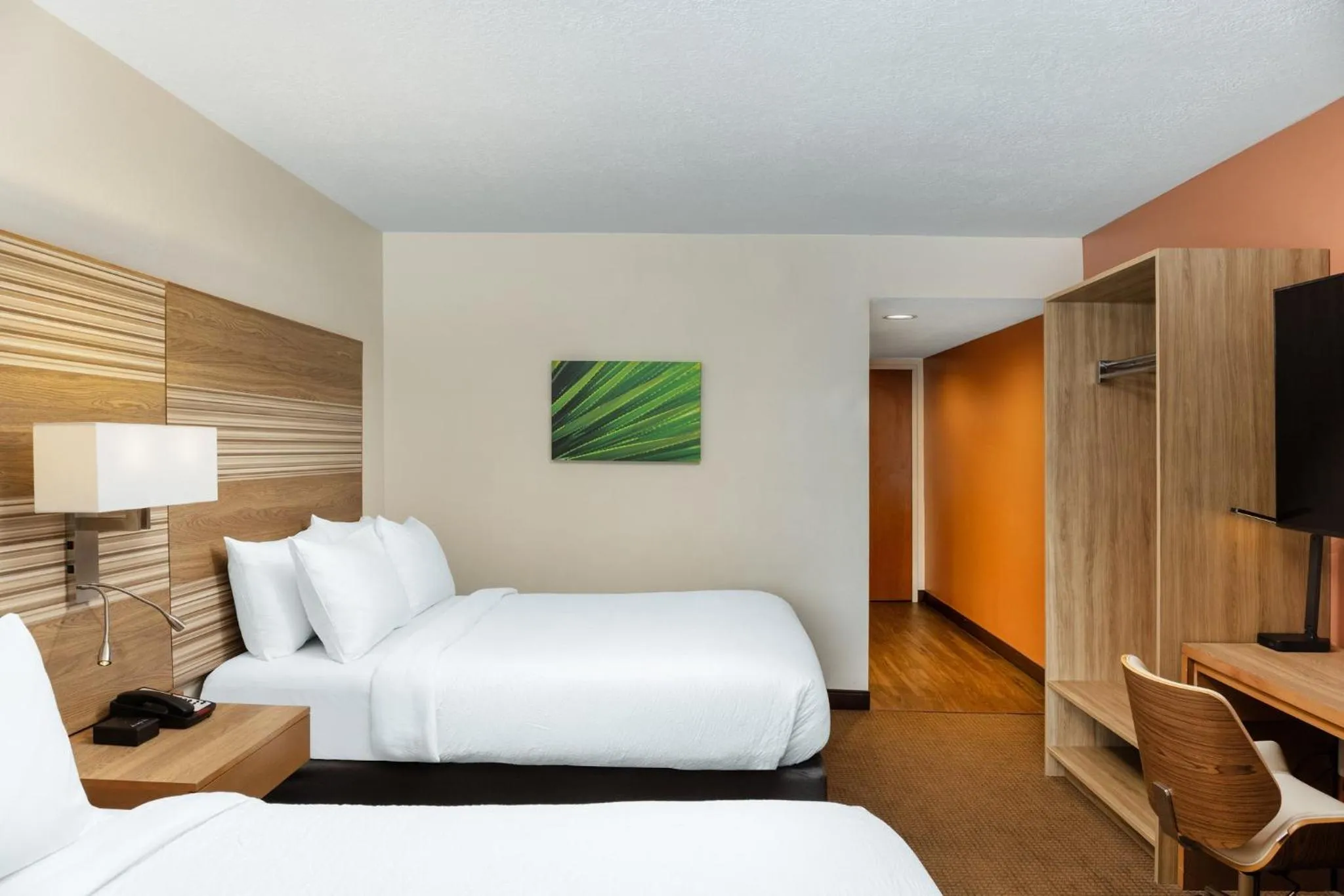 Photo of the whole room, Bed in Holiday Inn Resort Mesquite by IHG