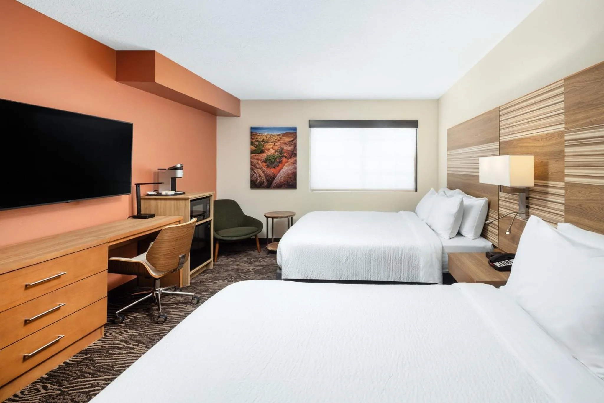 Photo of the whole room, Bed in Holiday Inn Resort Mesquite by IHG