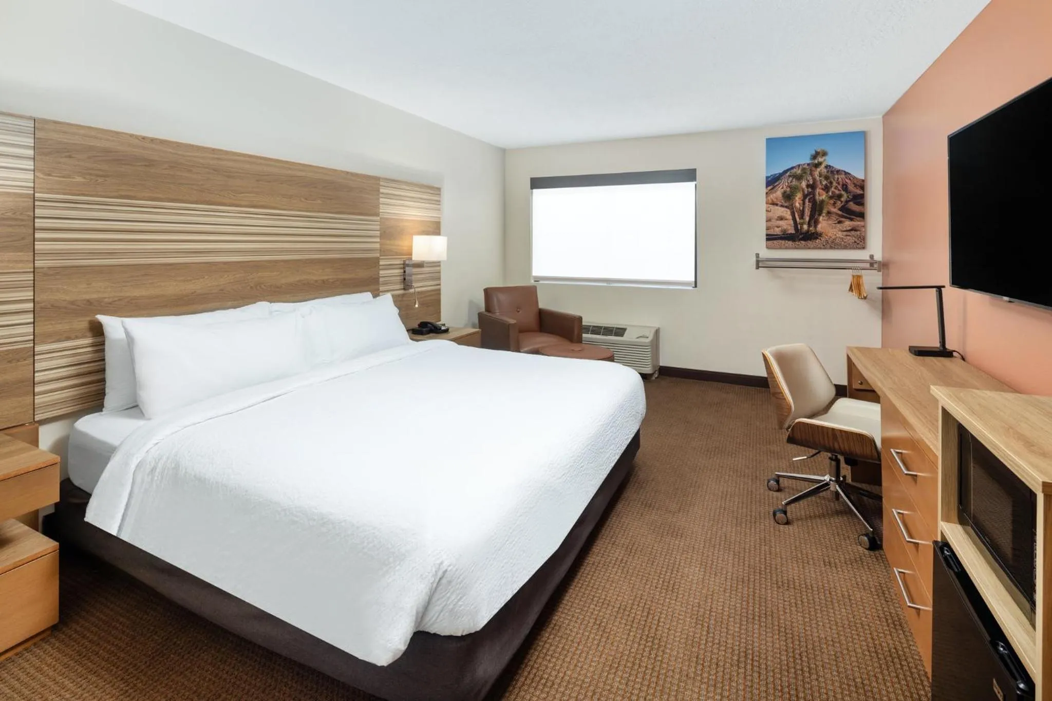 Photo of the whole room, Bed in Holiday Inn Resort Mesquite by IHG
