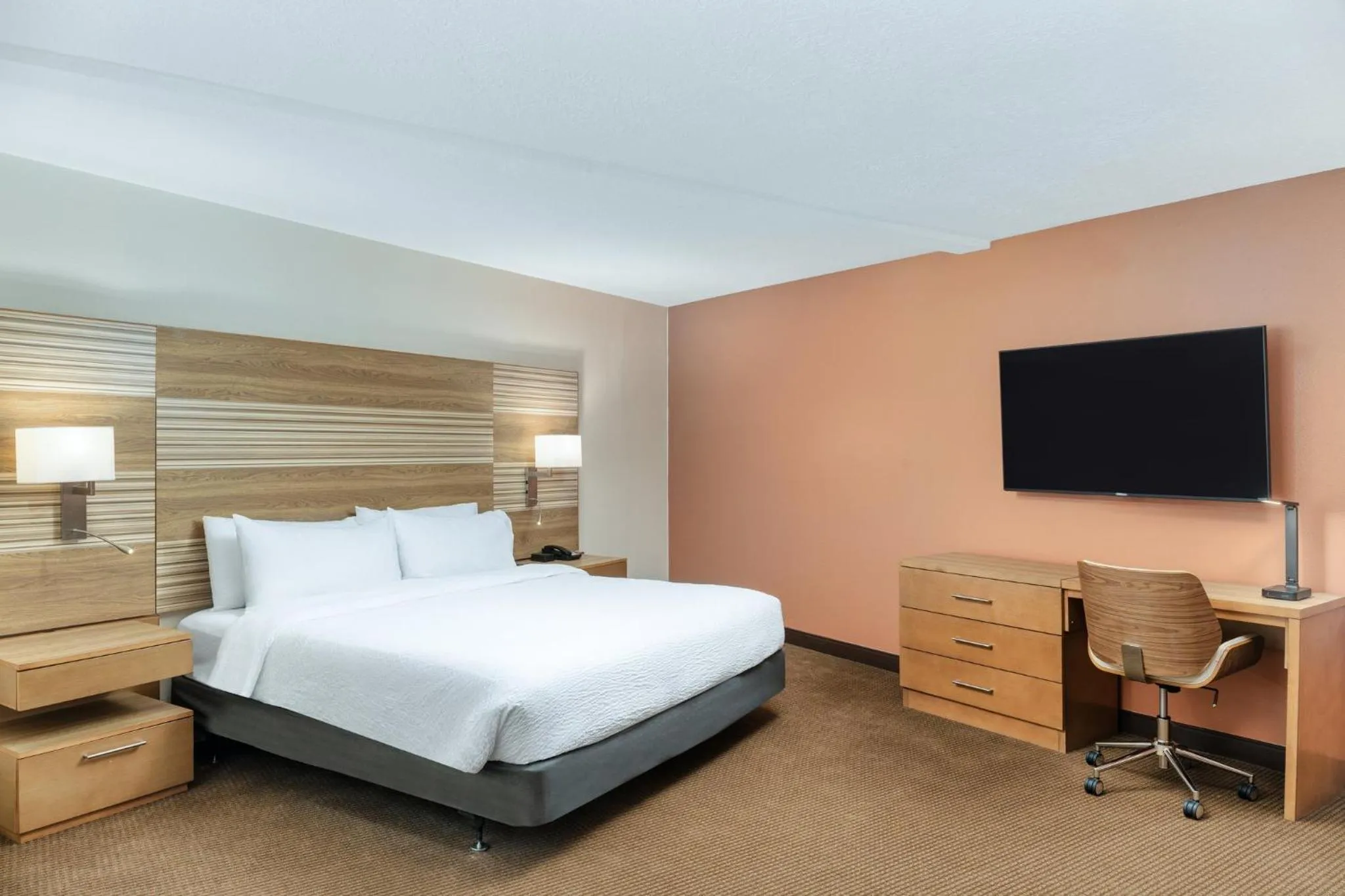 Photo of the whole room, Bed in Holiday Inn Resort Mesquite by IHG