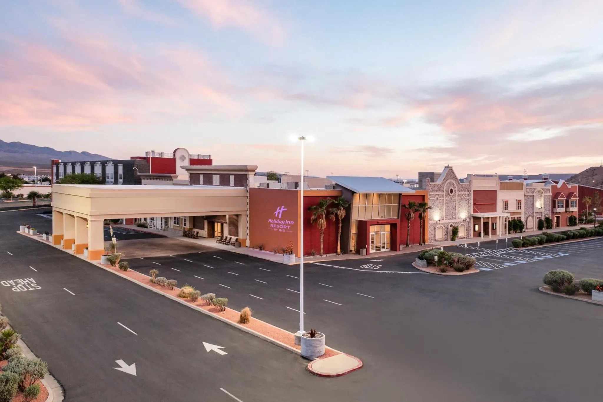Property building in Holiday Inn Resort Mesquite by IHG