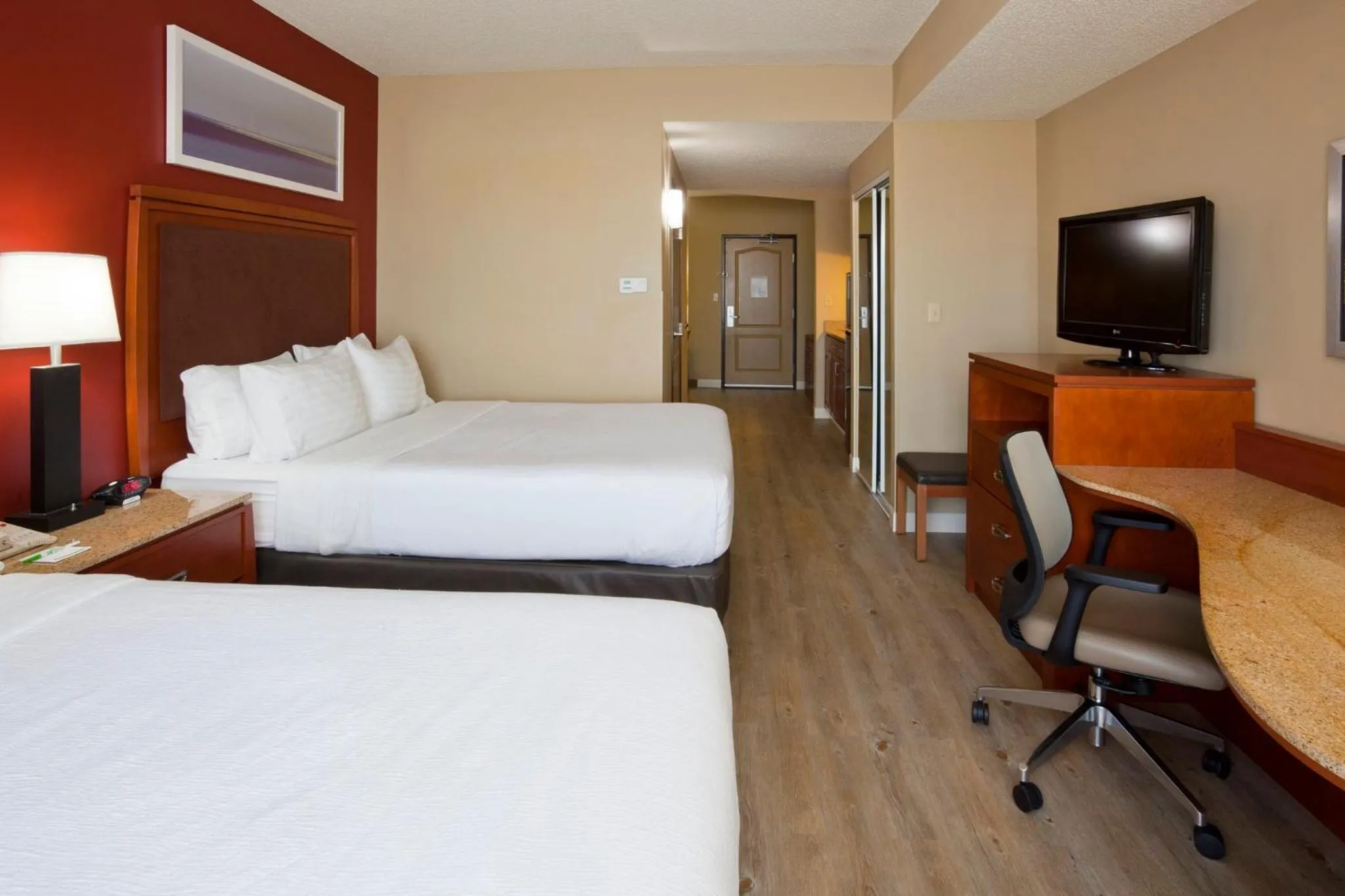 Photo of the whole room, Bed in Holiday Inn Hotel & Suites Maple Grove Northwest Minneapolis-Arbor Lakes by IHG