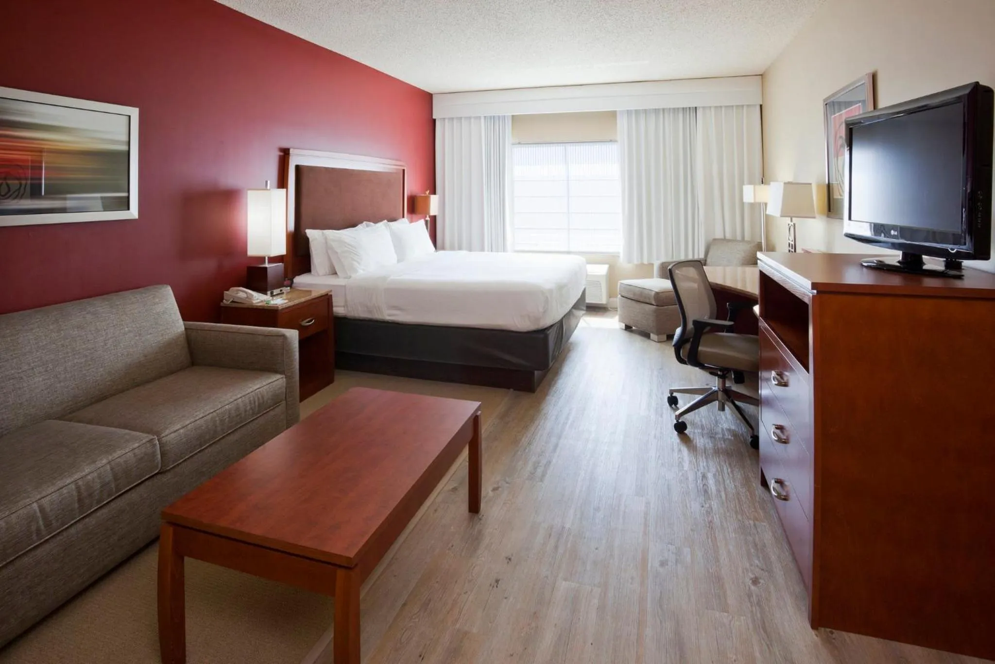 Photo of the whole room, Bed in Holiday Inn Hotel & Suites Maple Grove Northwest Minneapolis-Arbor Lakes by IHG