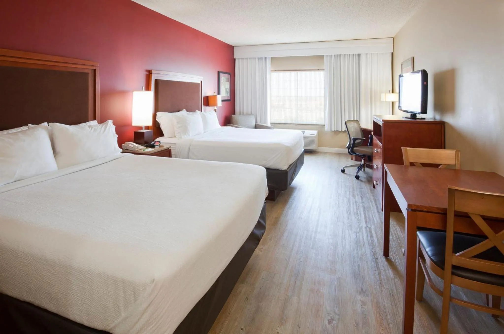 Photo of the whole room, Bed in Holiday Inn Hotel & Suites Maple Grove Northwest Minneapolis-Arbor Lakes by IHG