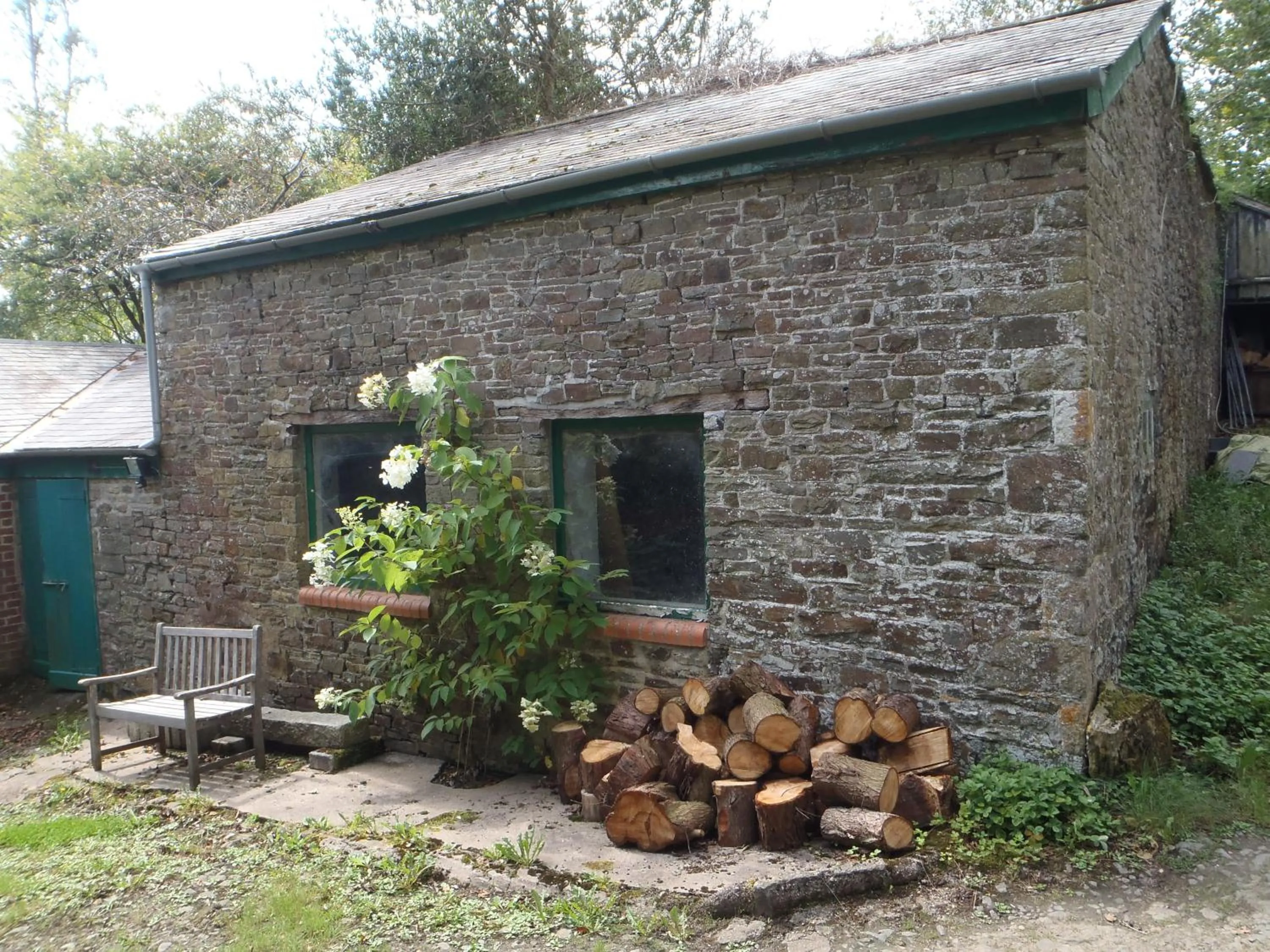 Property building in Kipps Farm