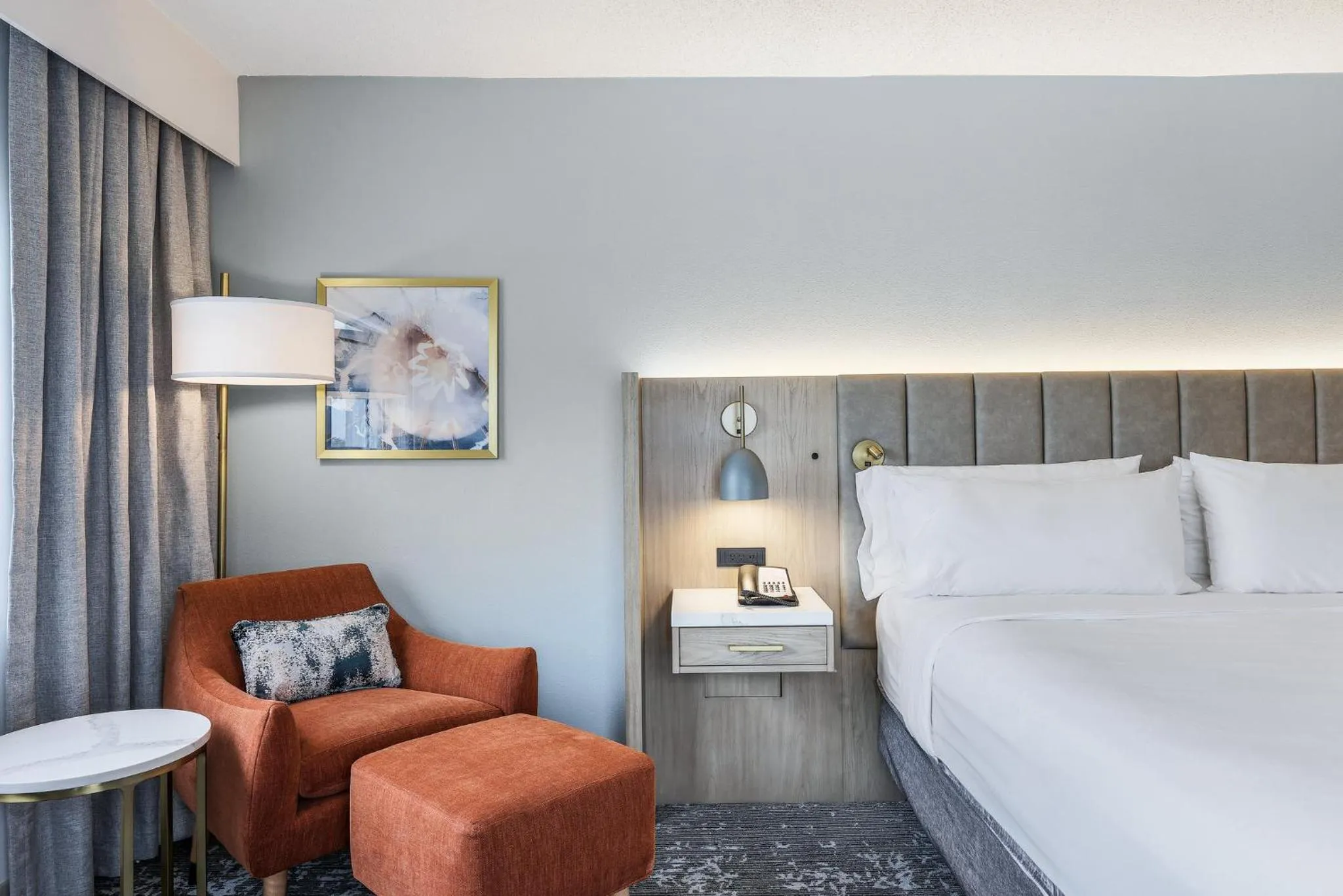 Photo of the whole room, Bed in Crowne Plaza Ft Myers Gulf Coast by IHG