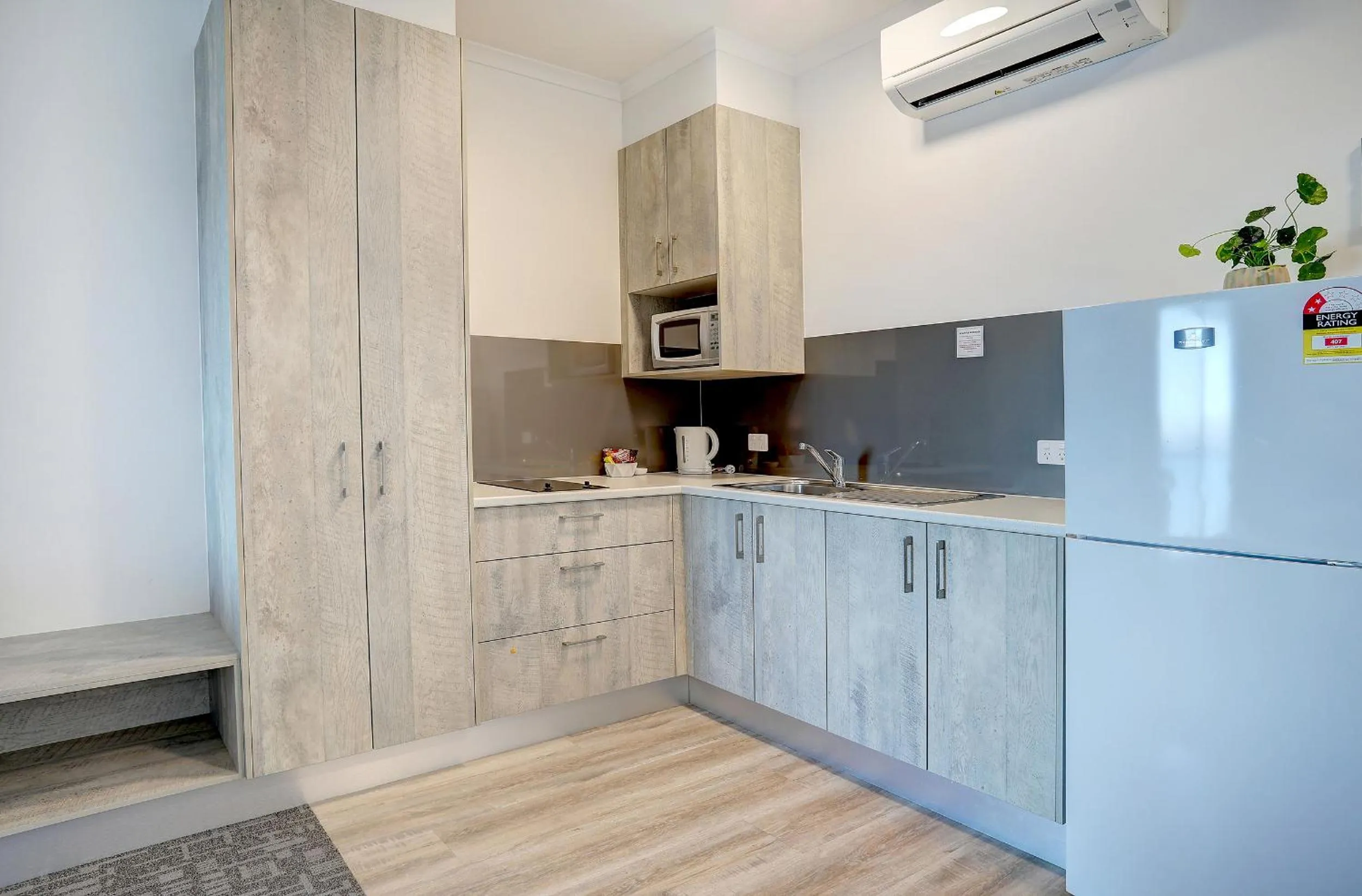 Kitchen or kitchenette in Limani Port Lincoln