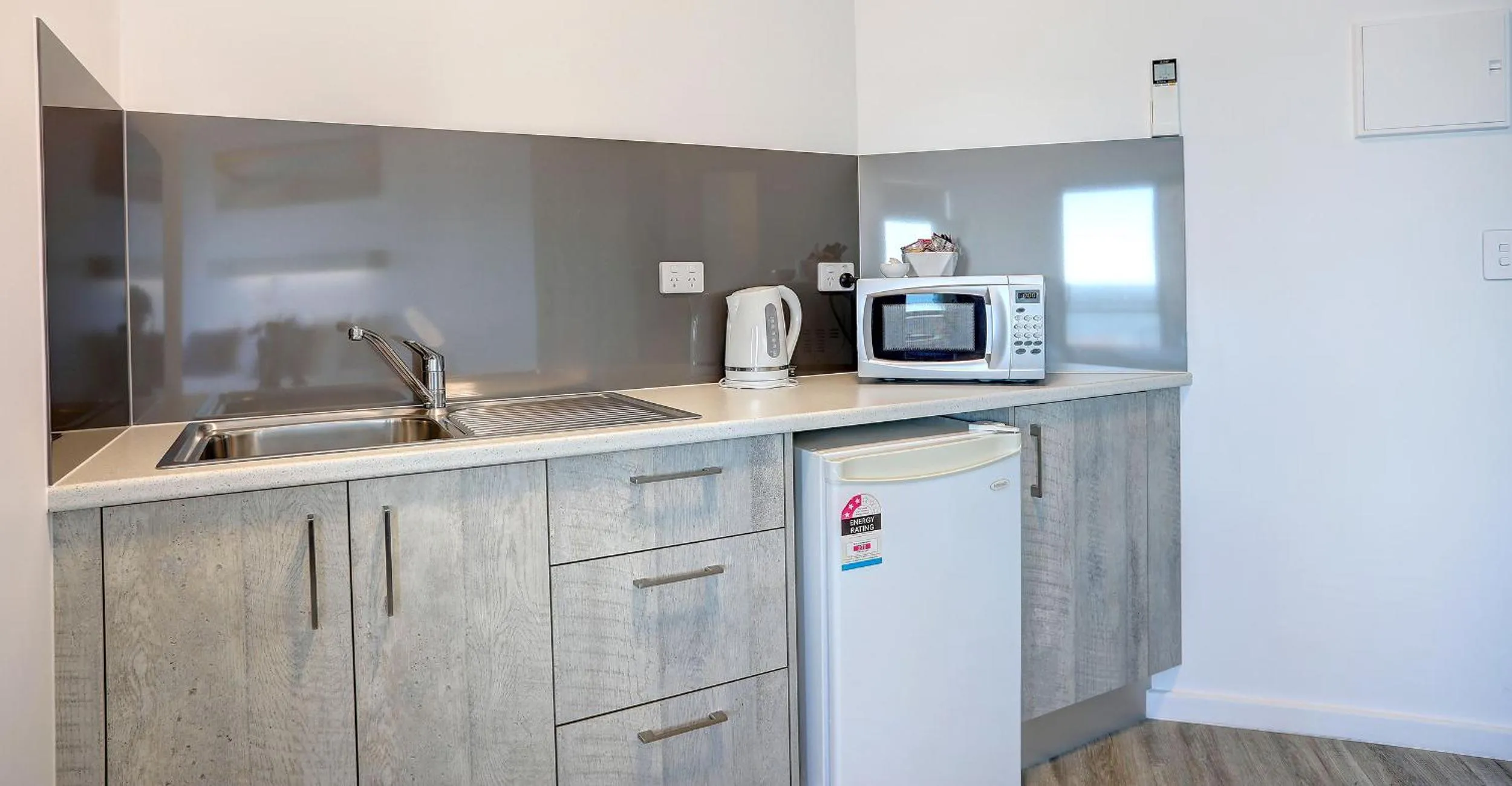 Kitchen or kitchenette in Limani Port Lincoln