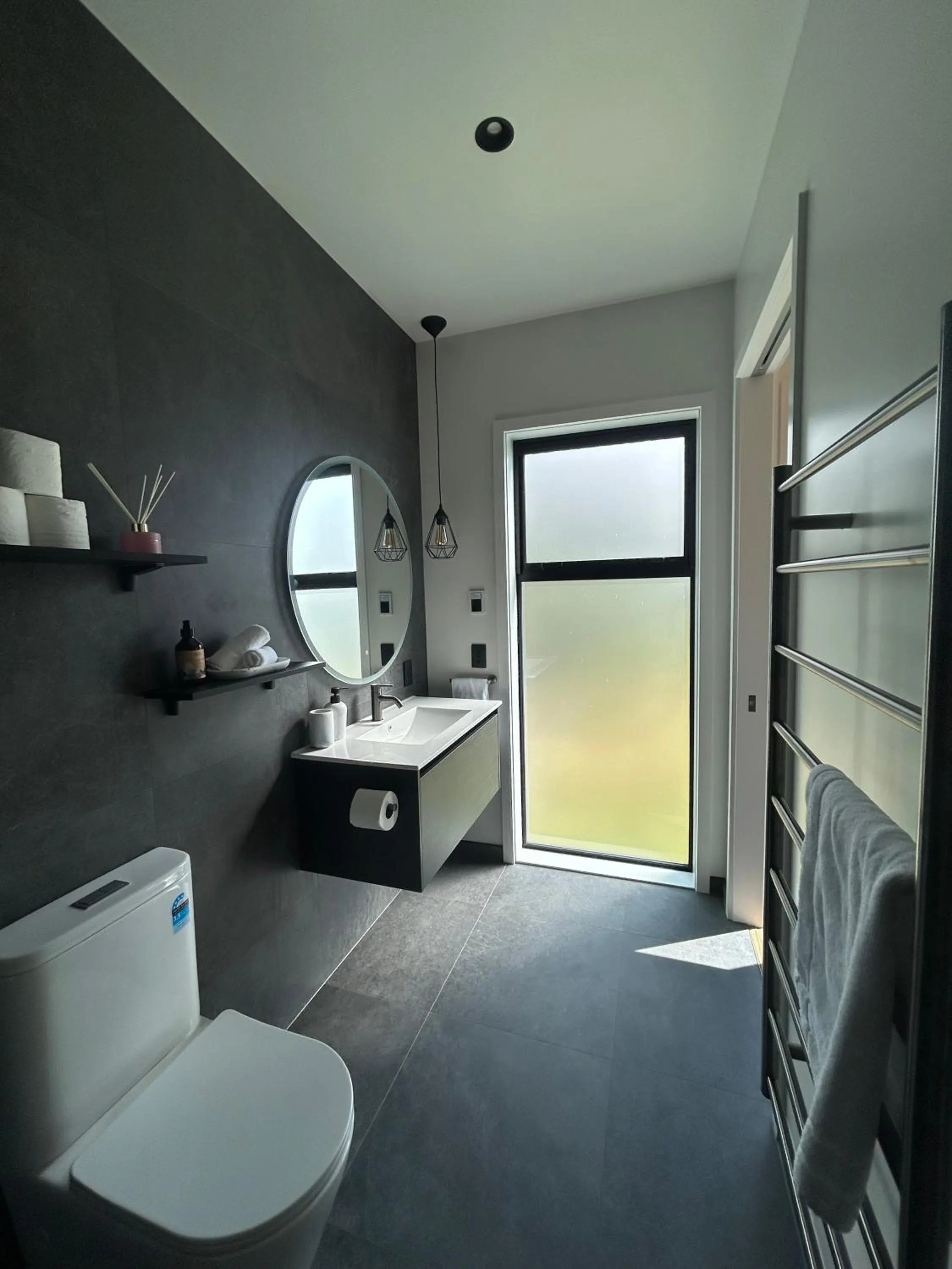 Toilet in The Barn Cabins & Camp