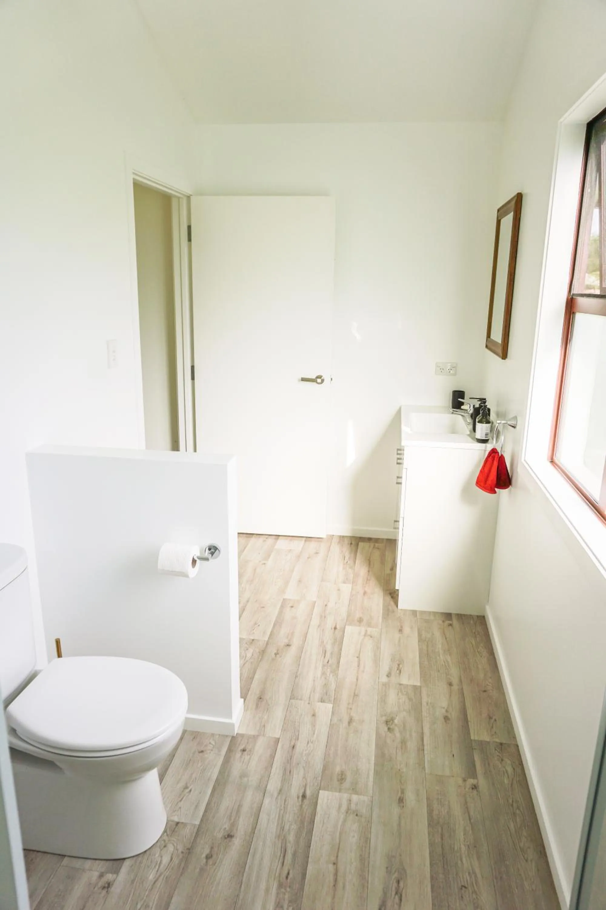 Toilet in The Barn Cabins & Camp