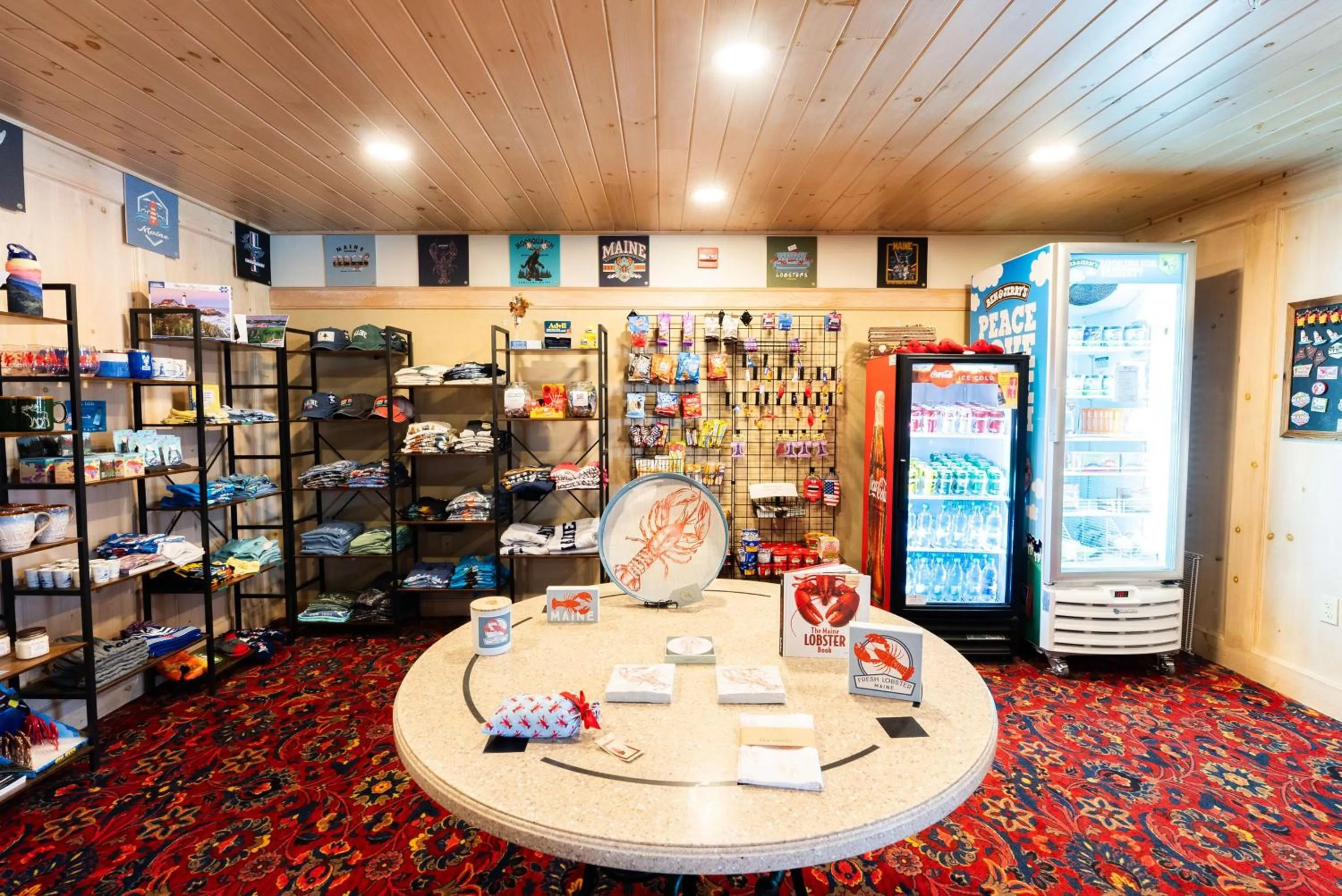 Lobby or reception in Fireside Inn & Suites Portland