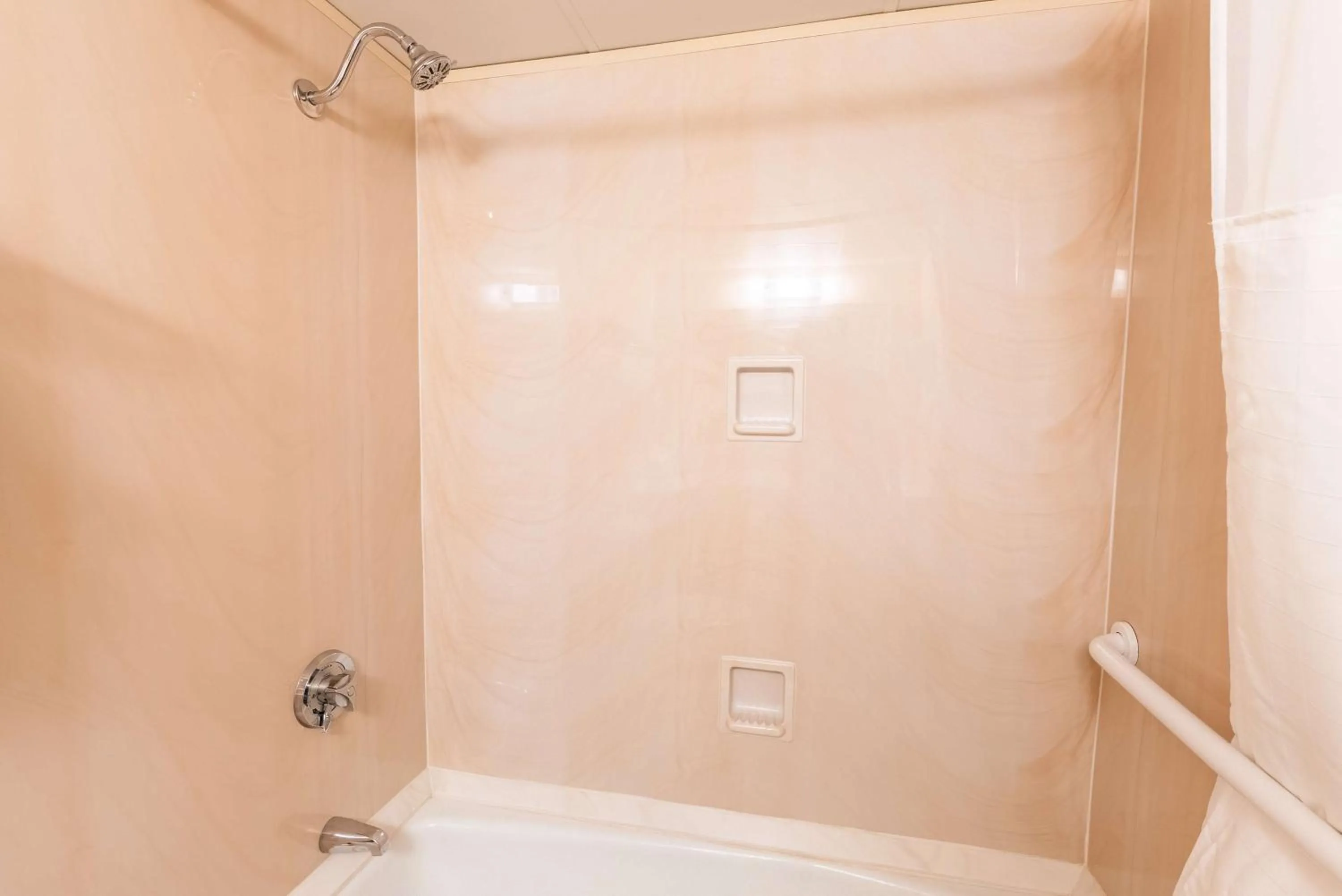 Bathroom in Fireside Inn & Suites Portland