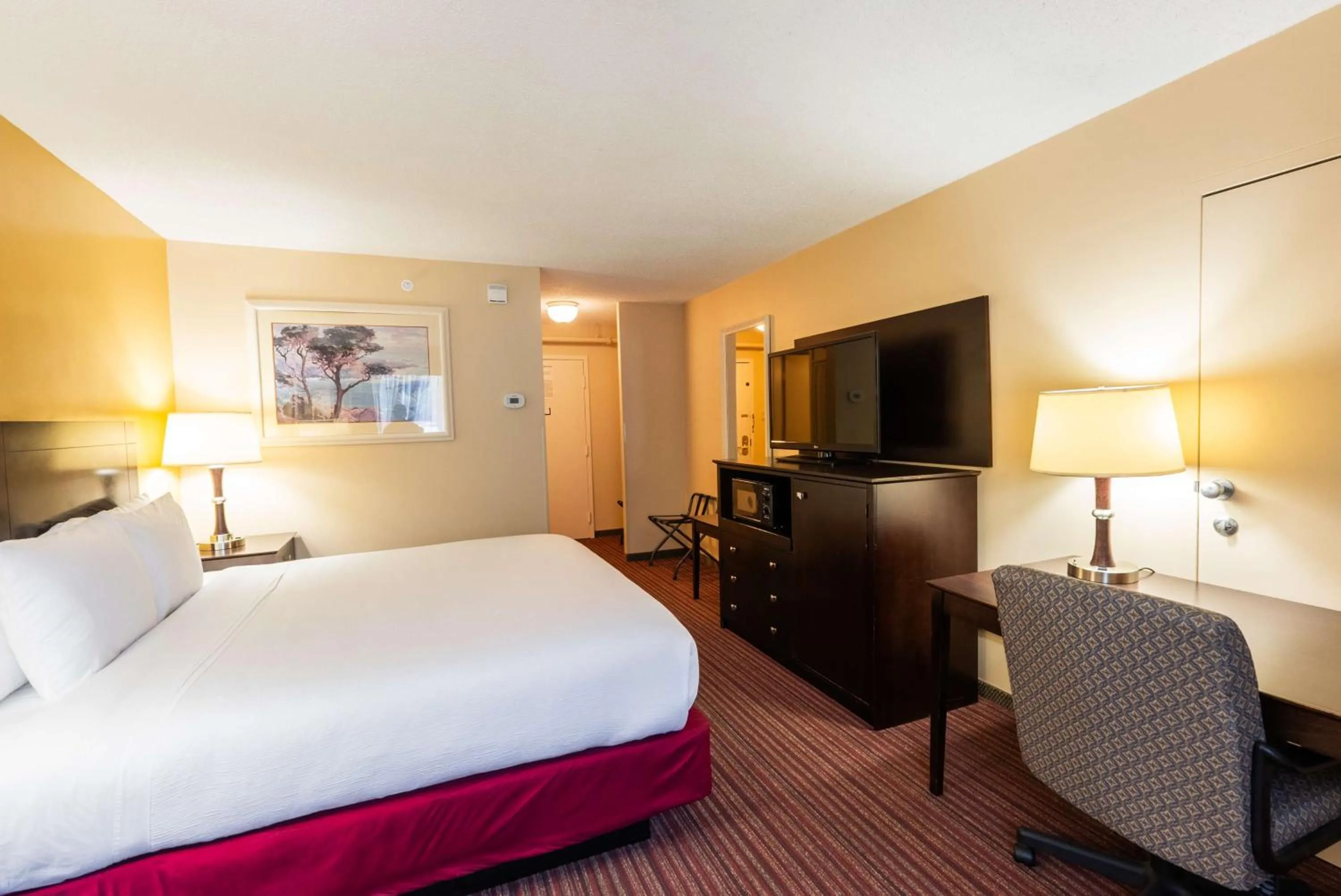 Bedroom, Bed in Fireside Inn & Suites Portland