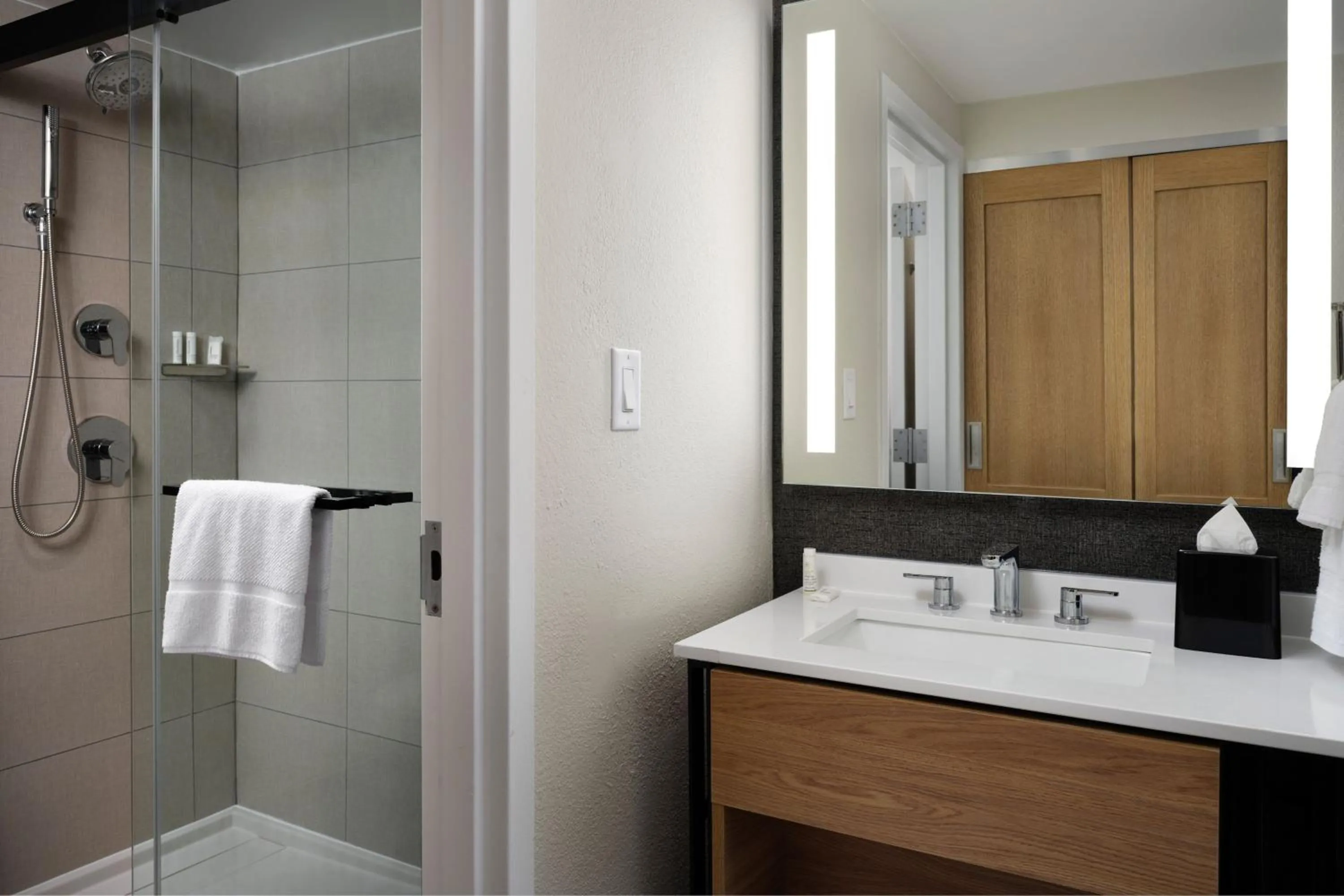 Bathroom in Sheraton Grand Rapids Airport Hotel