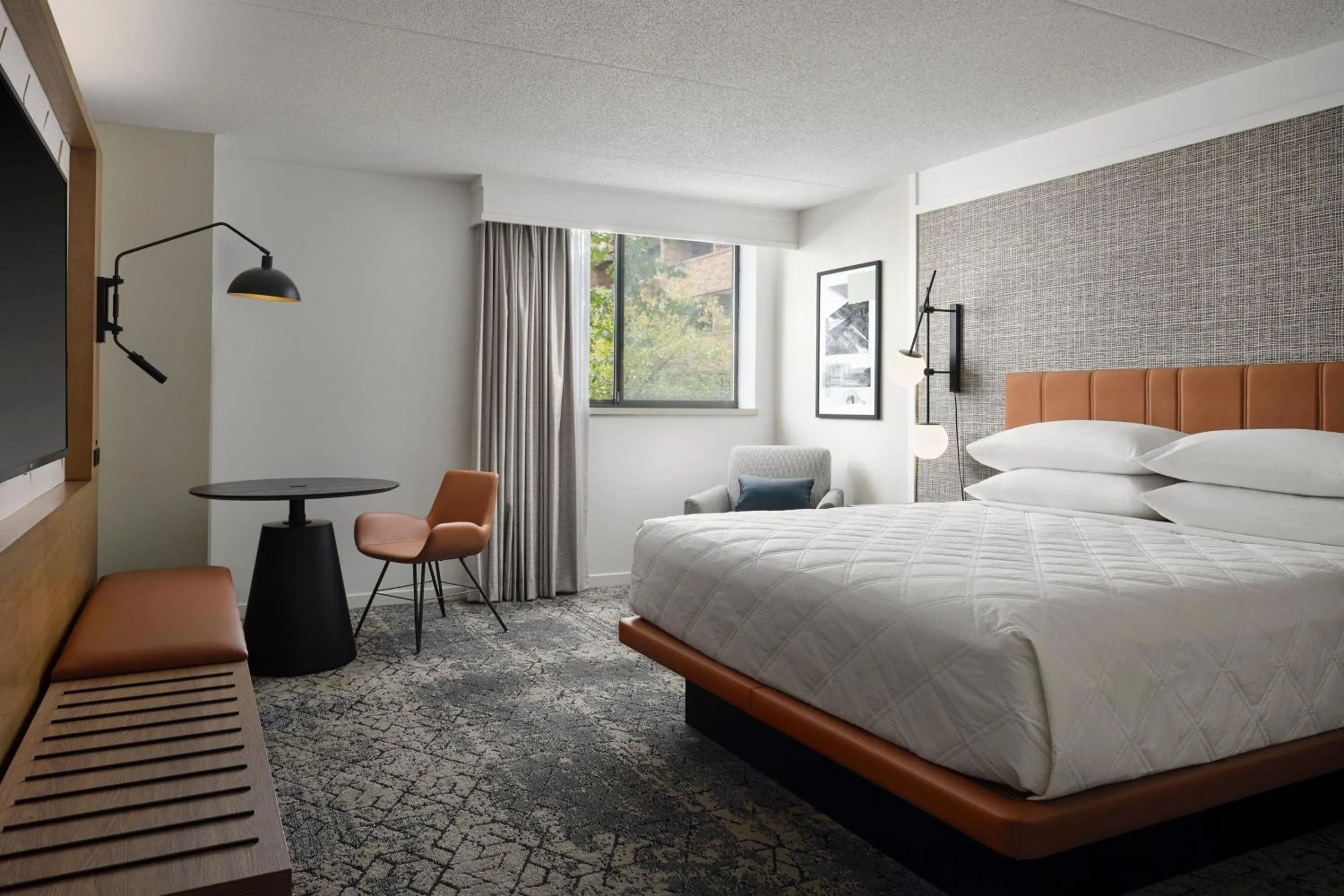 Photo of the whole room, Bed in Sheraton Grand Rapids Airport Hotel