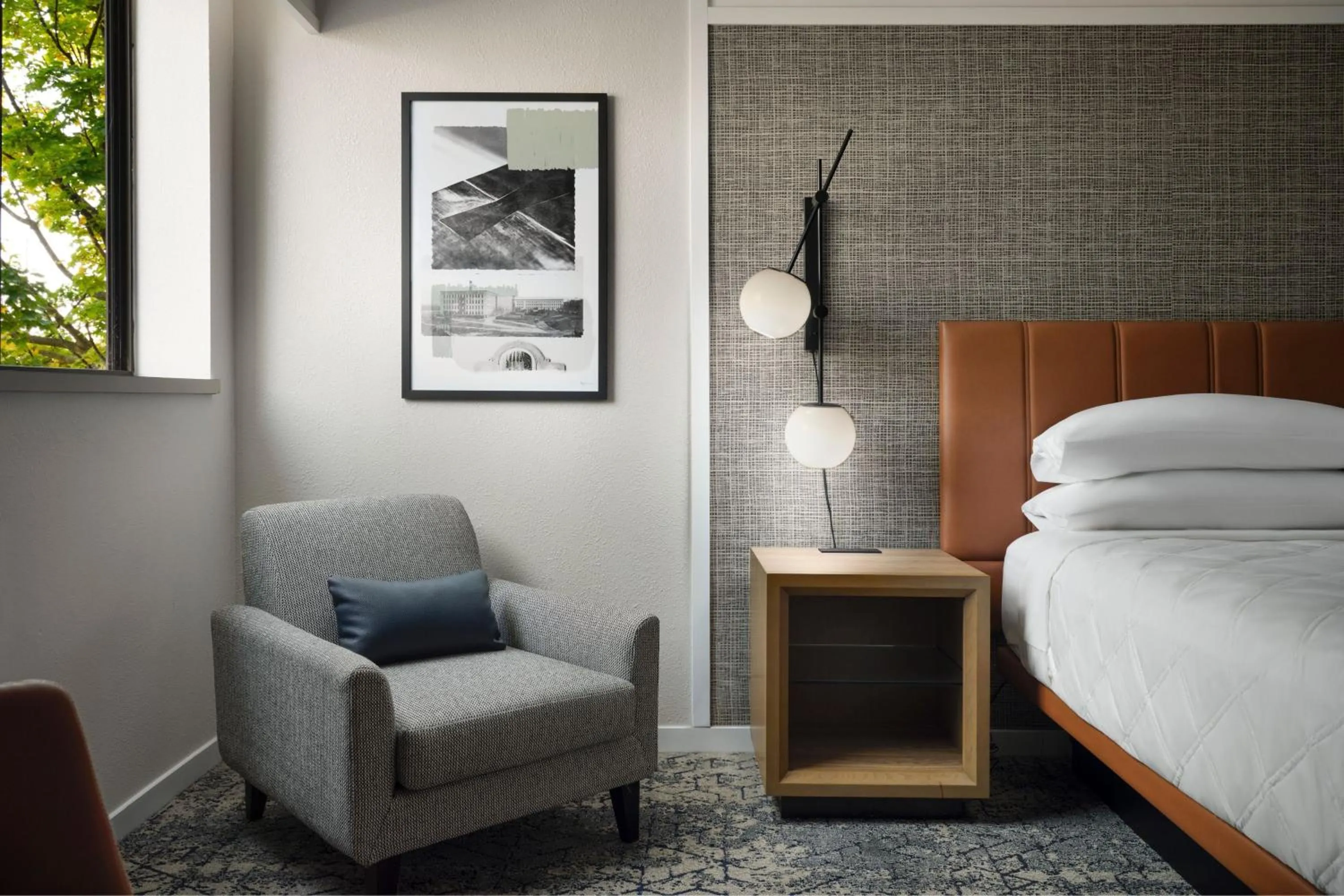 Photo of the whole room, Bed in Sheraton Grand Rapids Airport Hotel