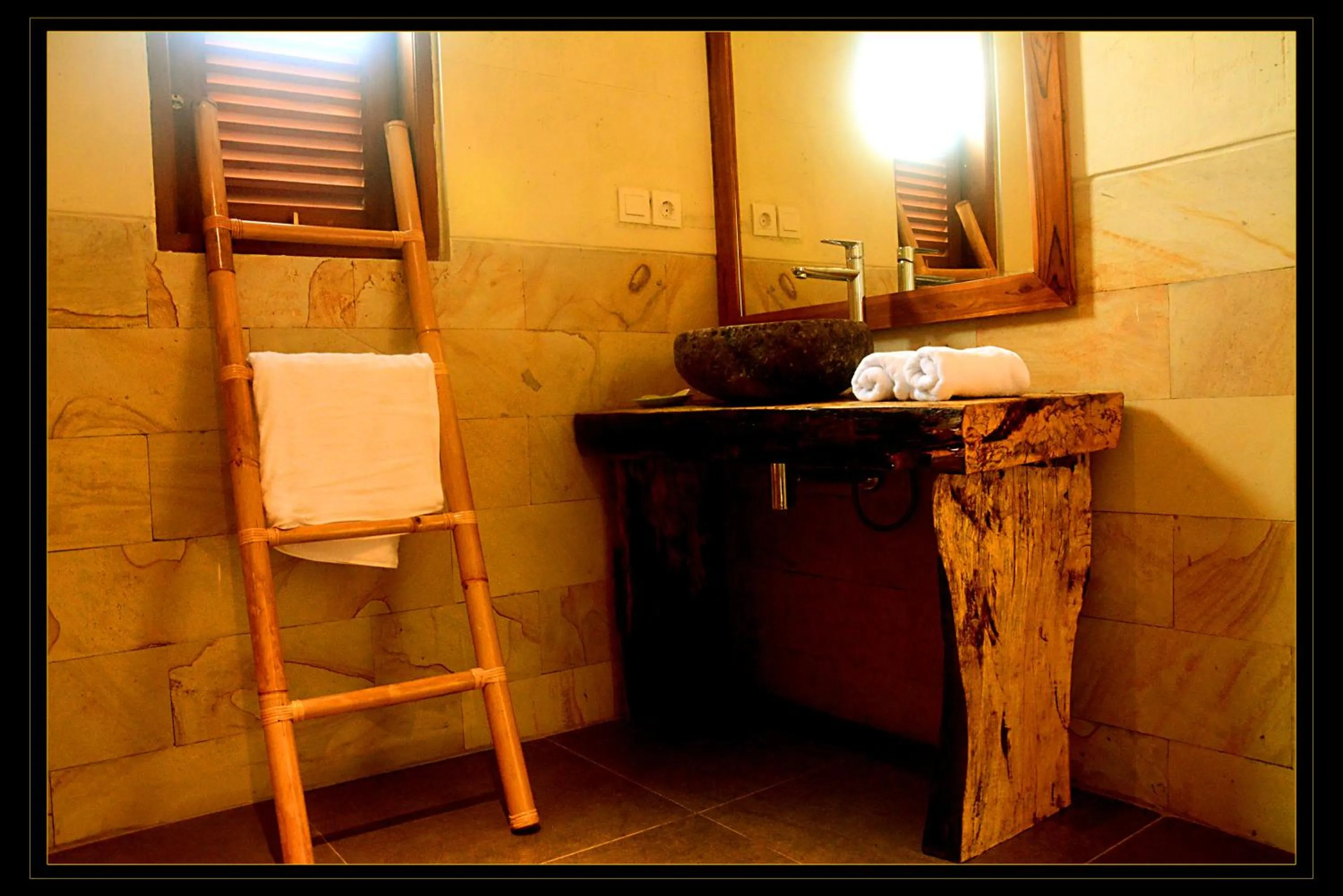 Shower in Amed Sunset Beach