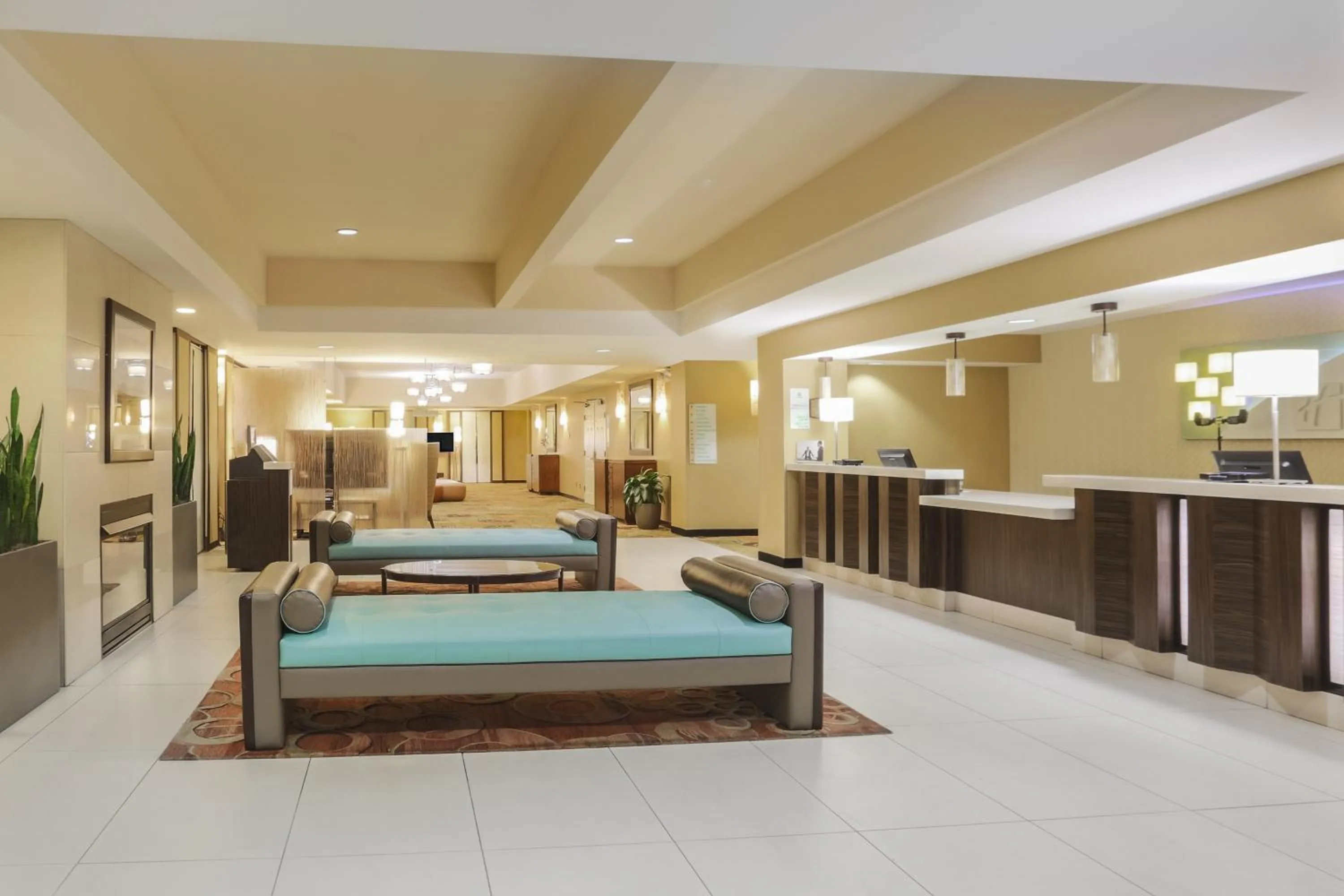 Property building, Bed in Holiday Inn Dublin - Pleasanton by IHG