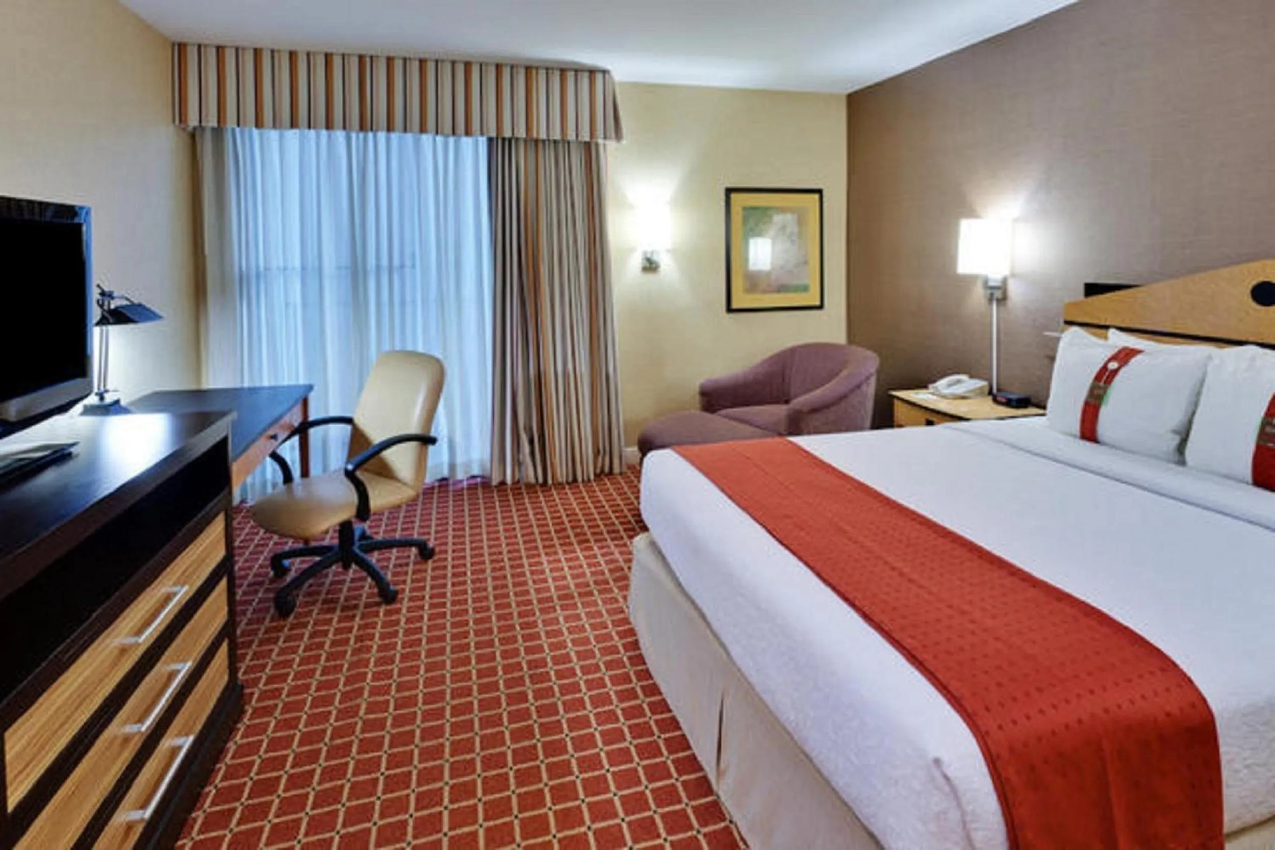 Photo of the whole room, Bed in Holiday Inn Dublin - Pleasanton by IHG