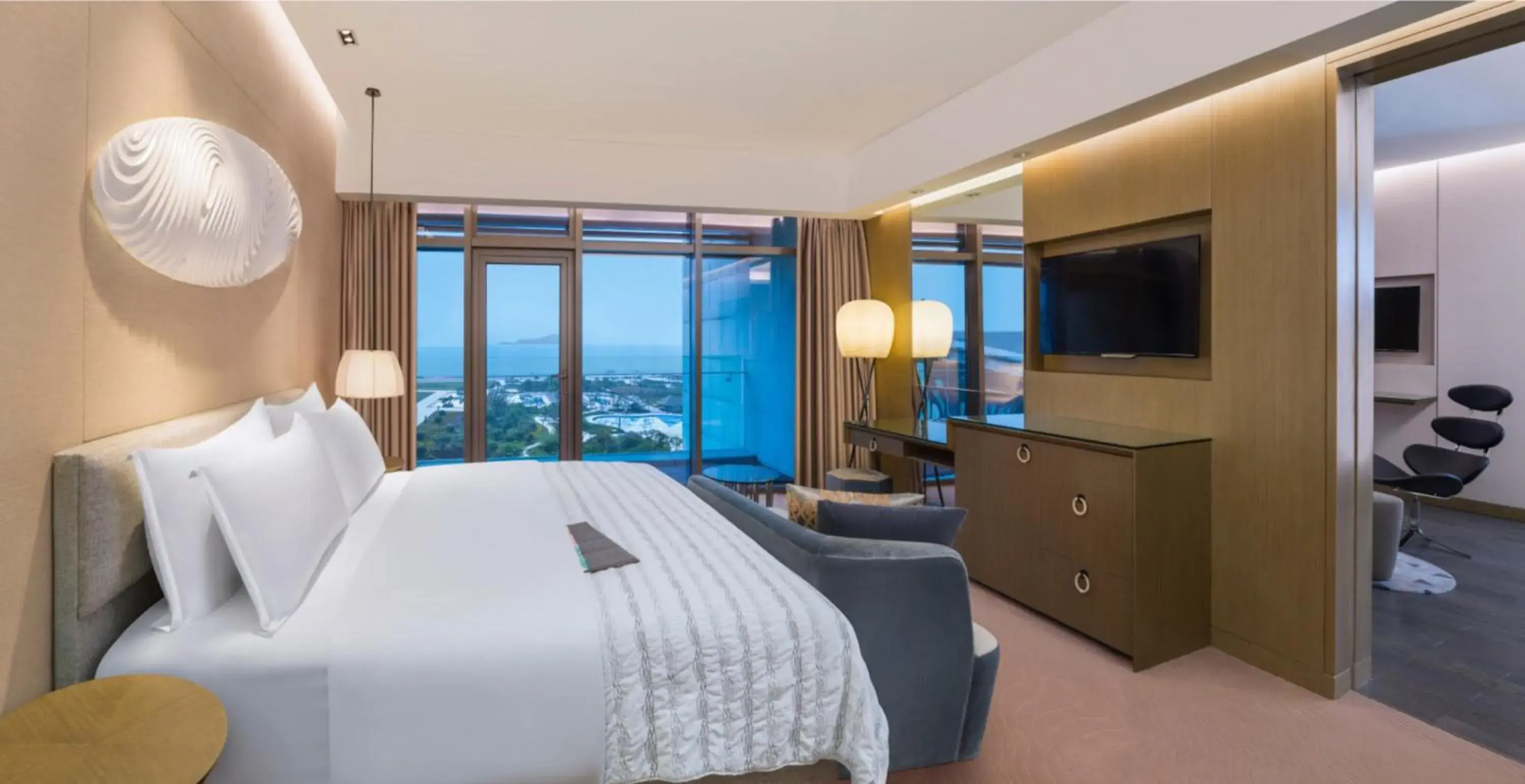 Discovery Seaview Suite, 1 Bedroom Suite, 1 King, Ocean view, Balcony in Le Meridien Qingdao West Coast Discovery Seaview Suite, 1 Bedroom Suite, 1 King, Ocean view, Balcony in Le Meridien Qingdao West Coast