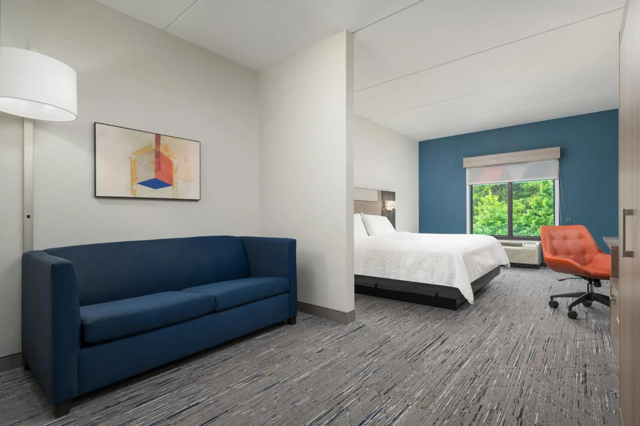 Photo of the whole room, Bed in Holiday Inn Express Hotel & Suites Newport South by IHG