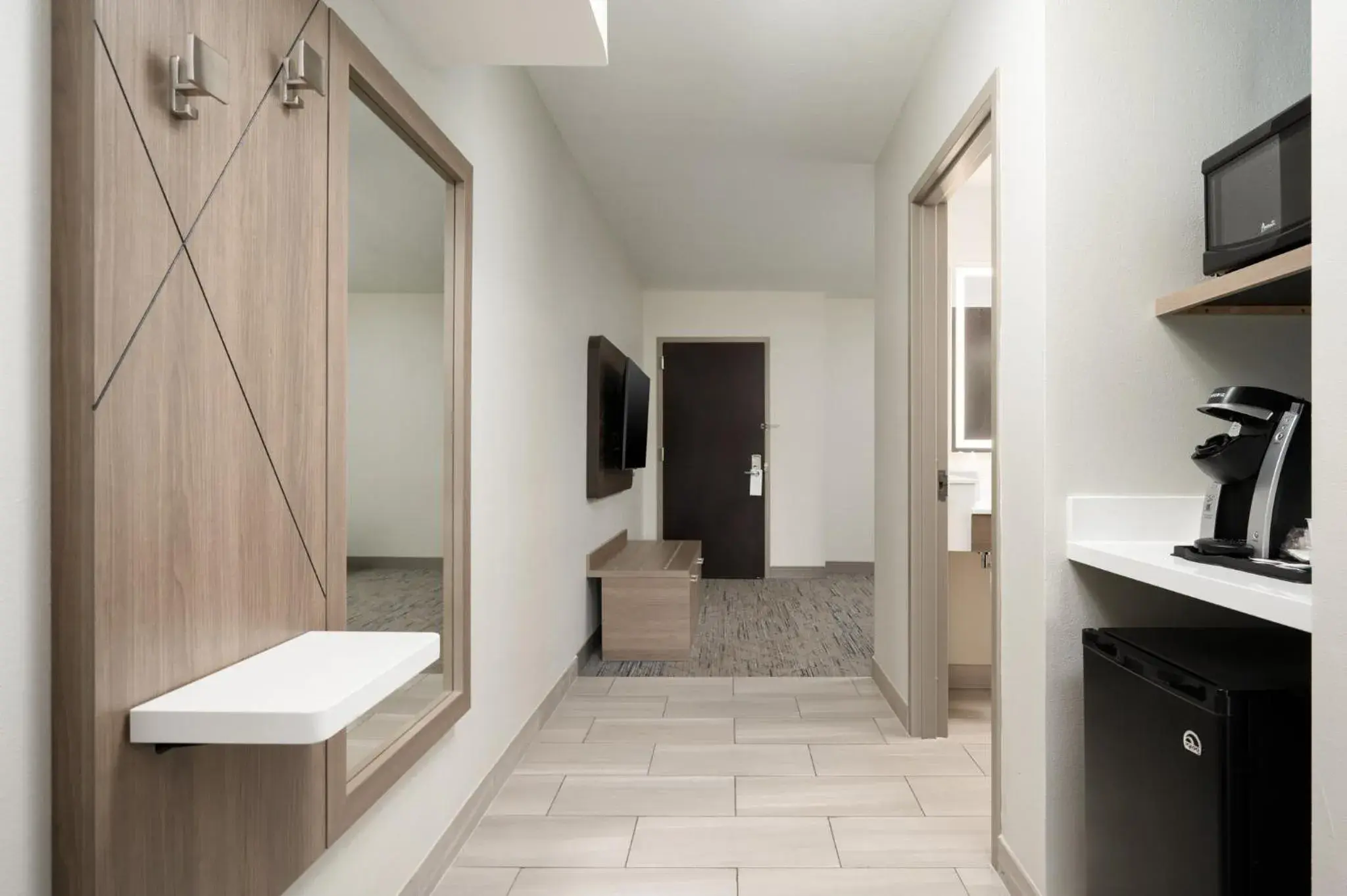 Executive King Suite in Holiday Inn Express Hotel & Suites Newport South by IHG Executive King Suite in Holiday Inn Express Hotel & Suites Newport South by IHG