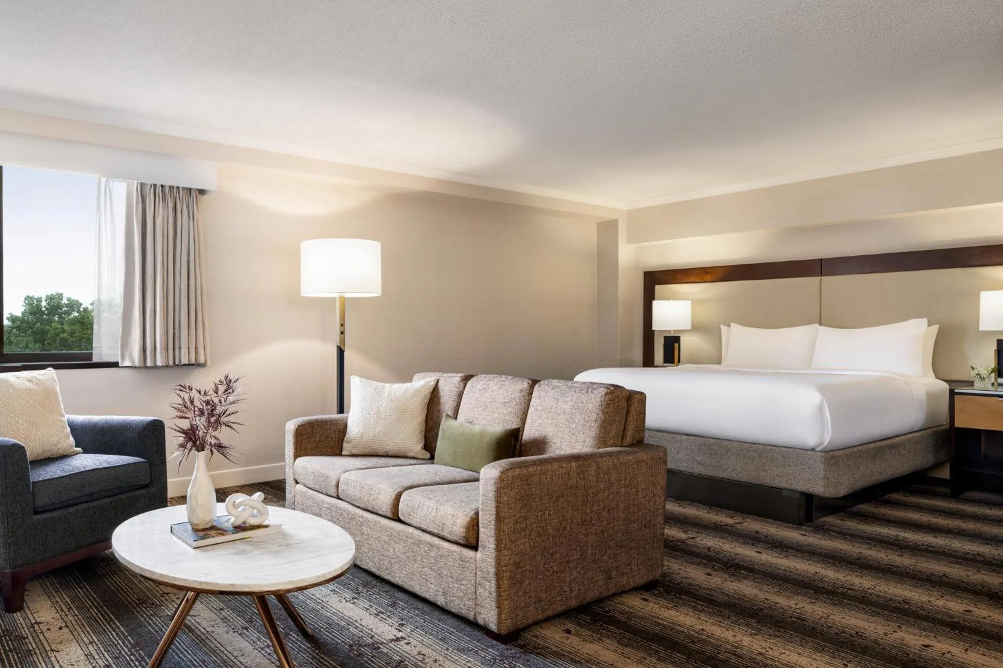 Photo of the whole room, Bed in Crowne Plaza Edison by IHG