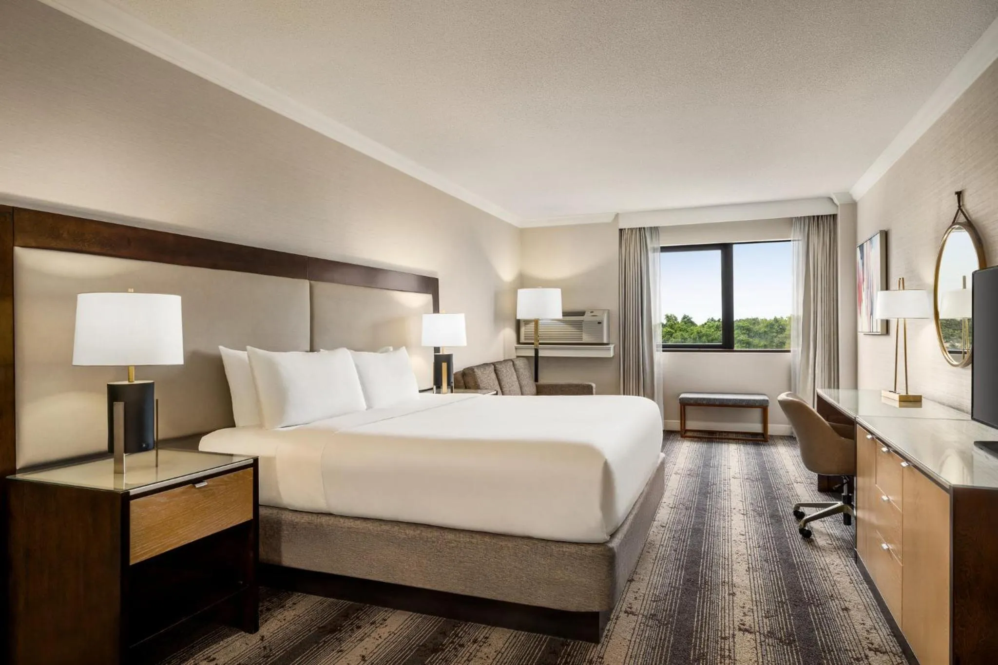 Photo of the whole room, Bed in Crowne Plaza Edison by IHG