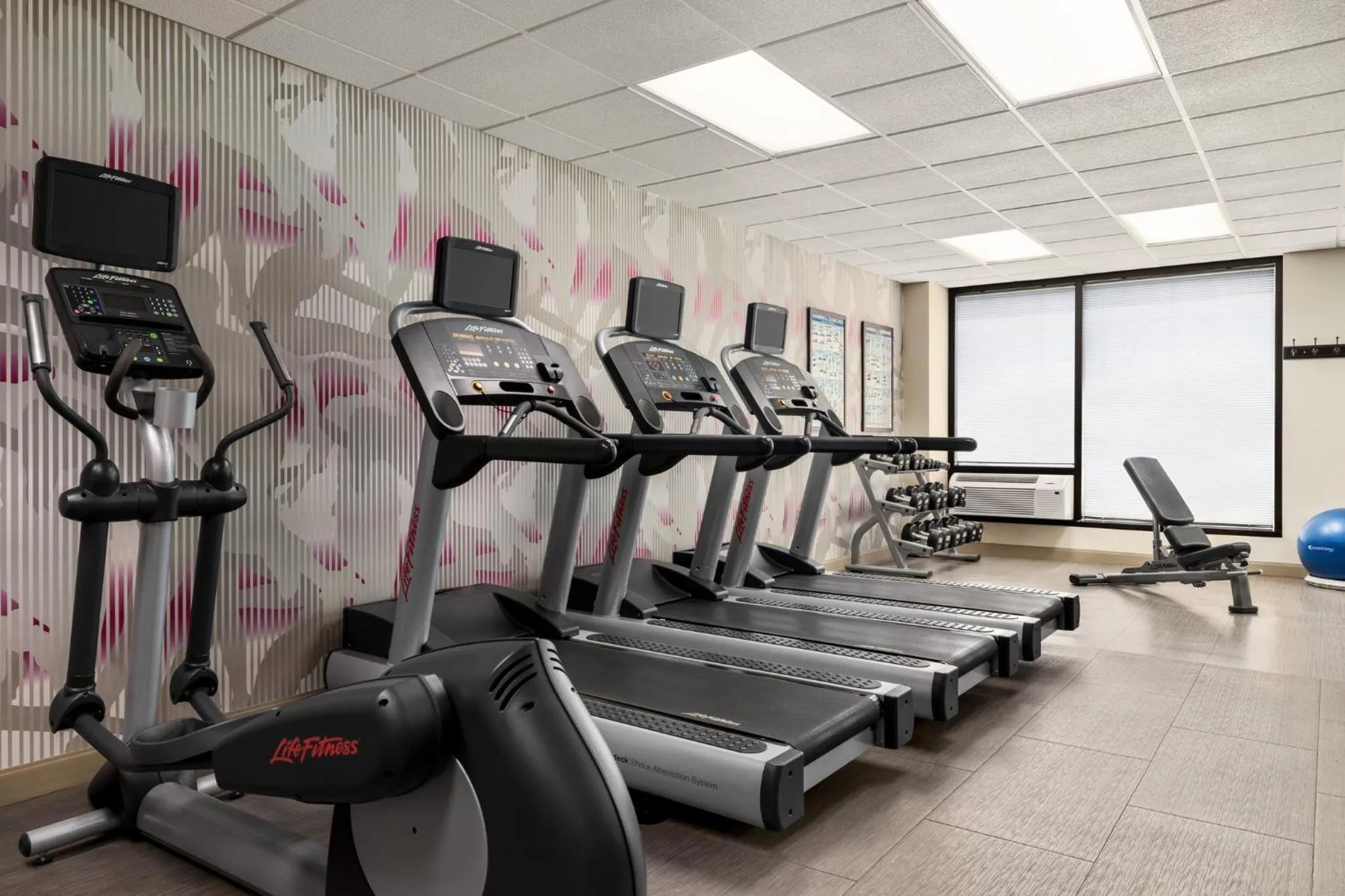 Spa and wellness centre/facilities in Crowne Plaza Edison by IHG