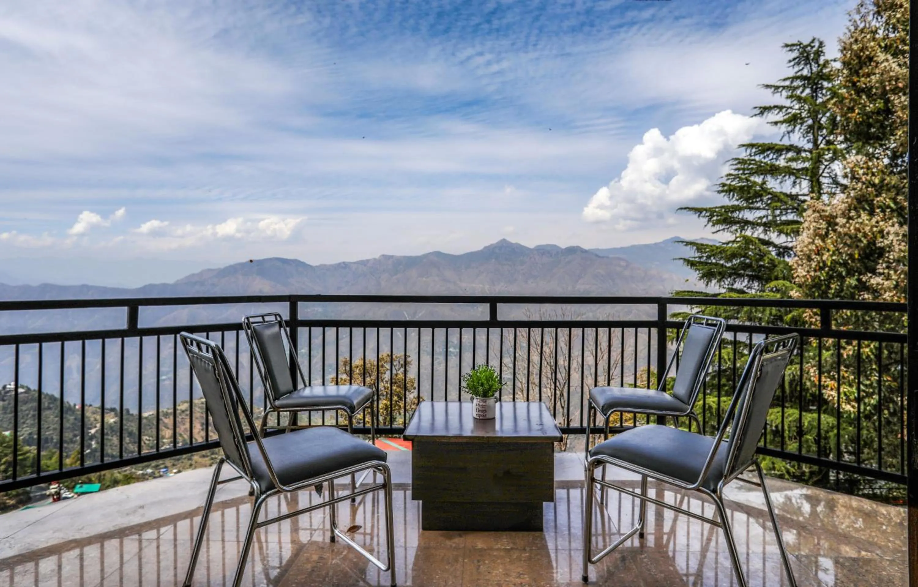 Mountain view in Hotel SunGrace