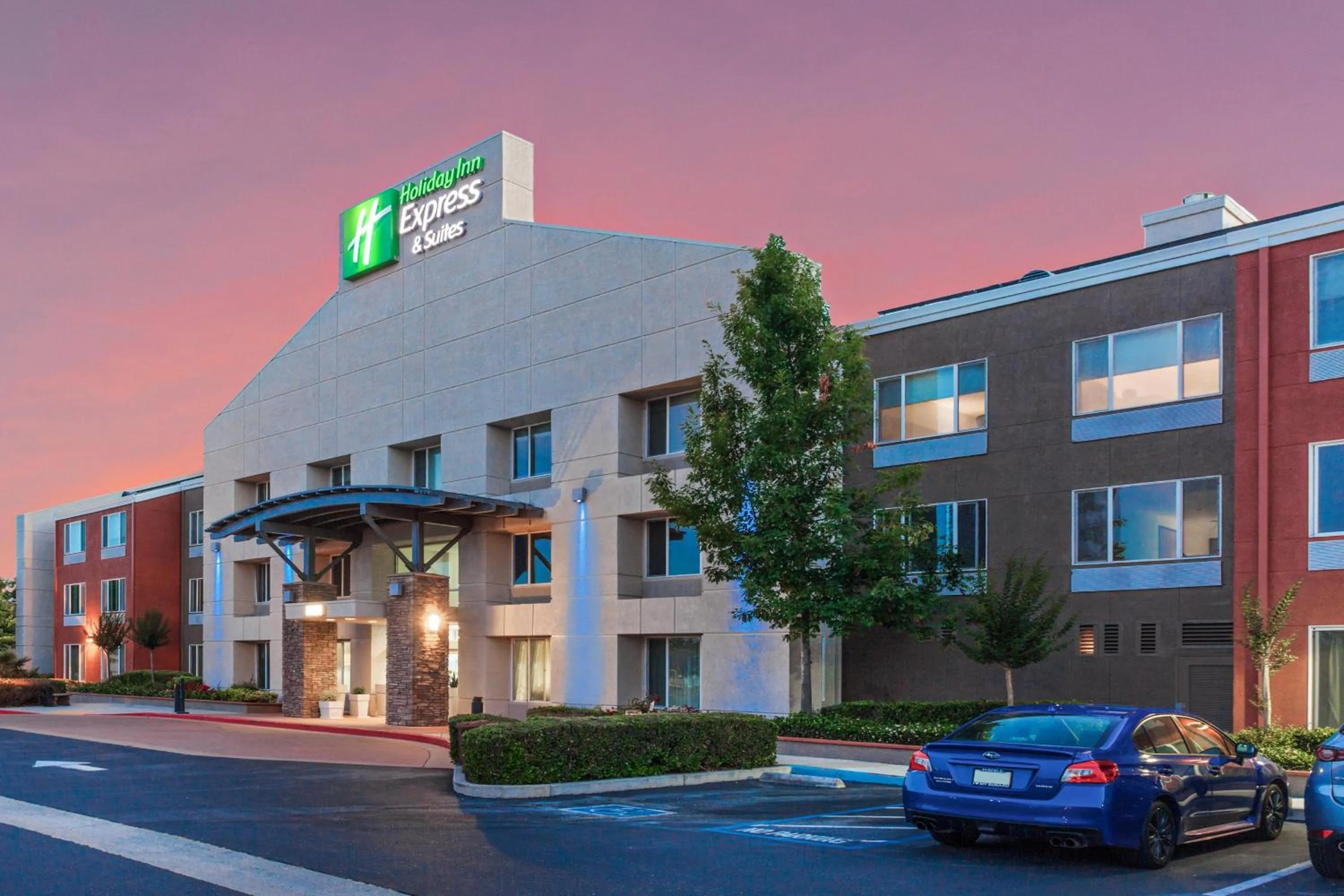 Property building in Holiday Inn Express Elk Grove West I-5 by IHG