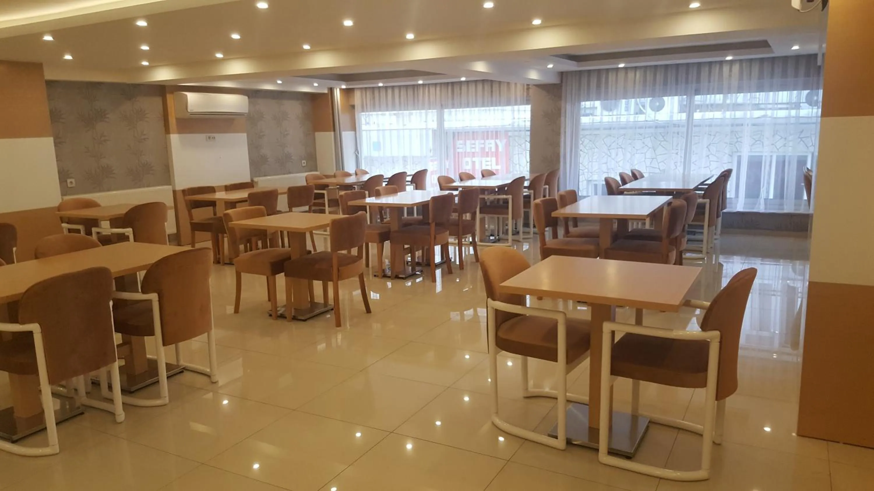 Restaurant/places to eat in Hotel Kabacam Aydin